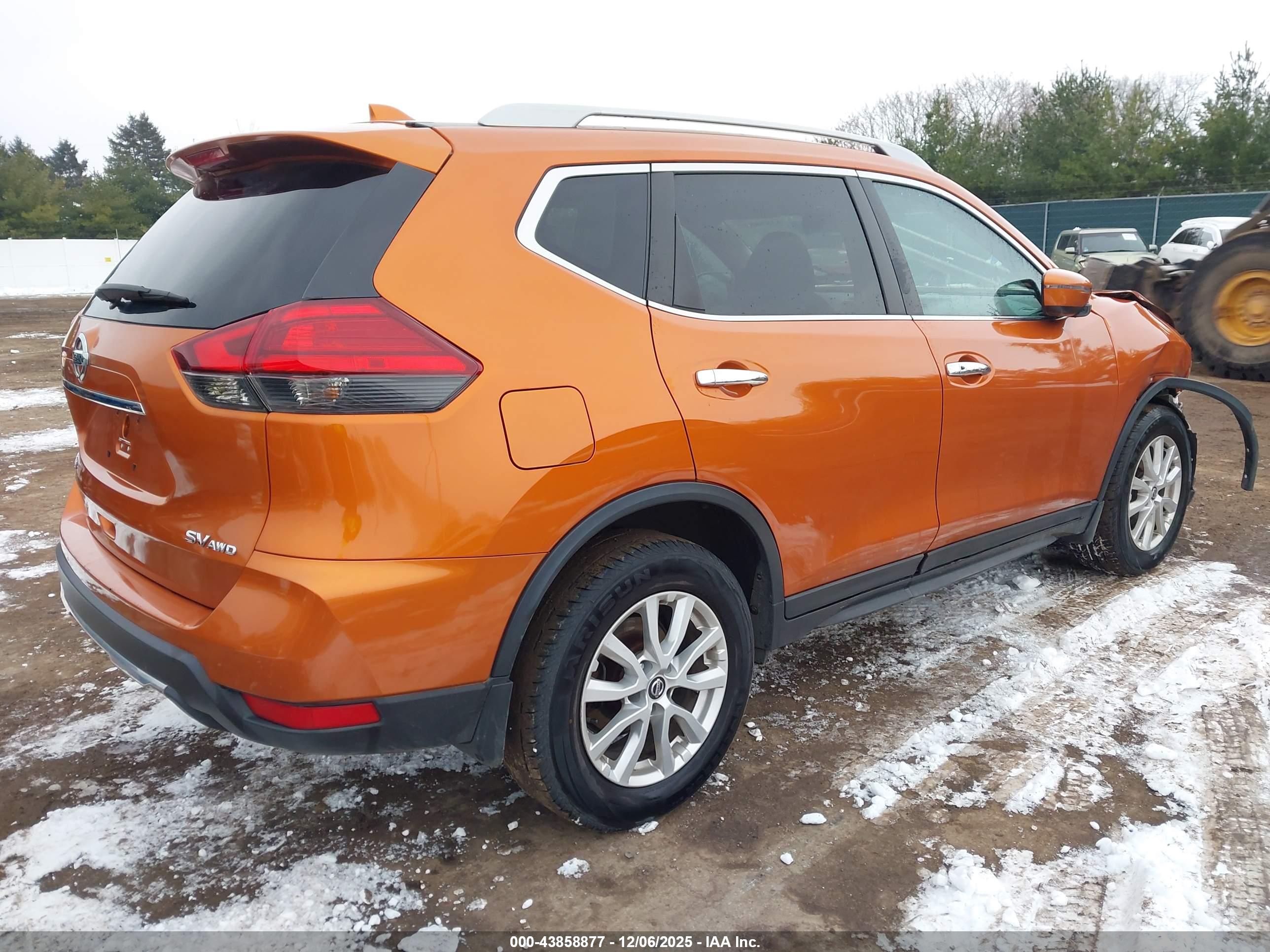 NISSAN ROGUE image 4