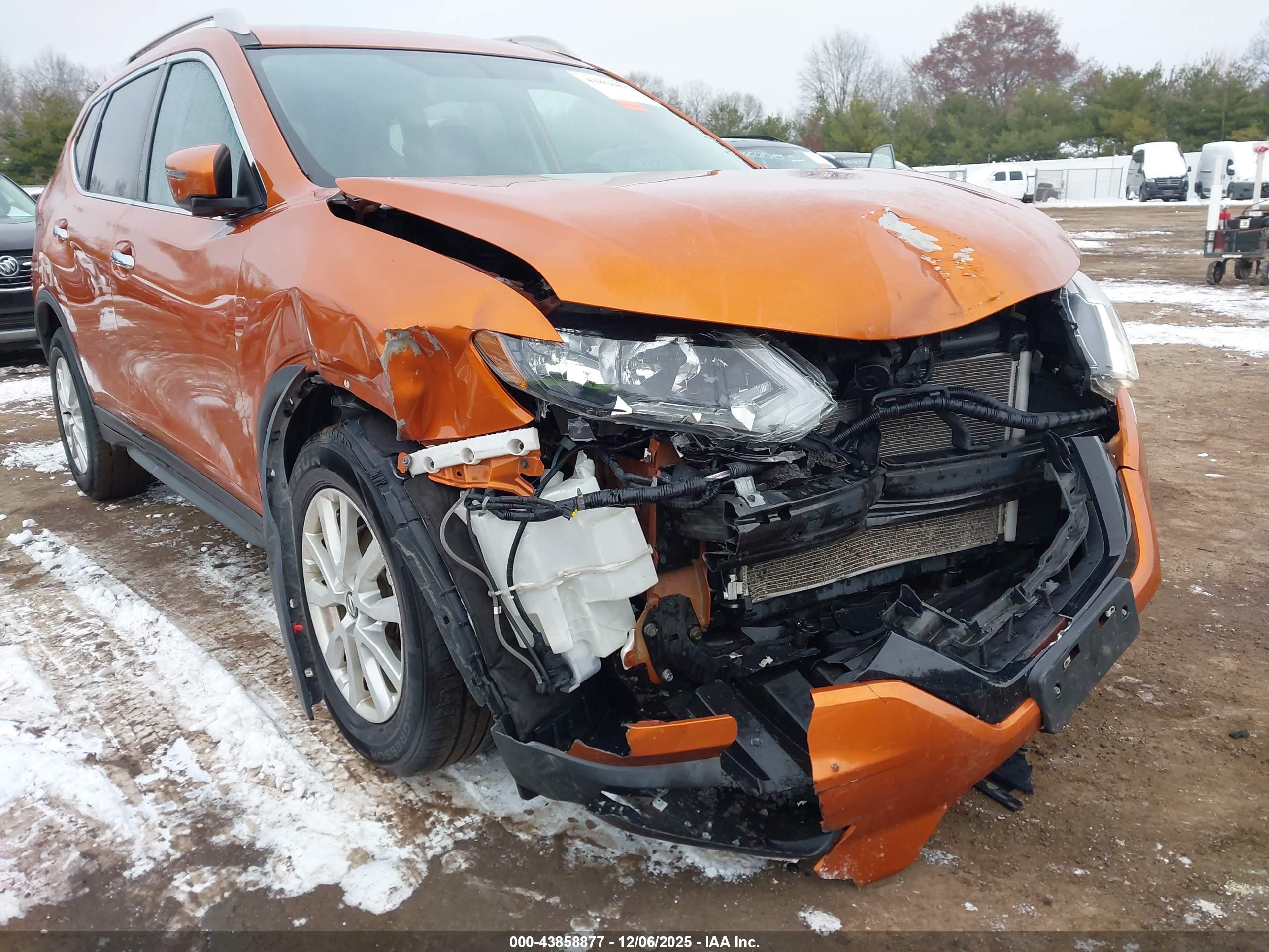 NISSAN ROGUE image 6