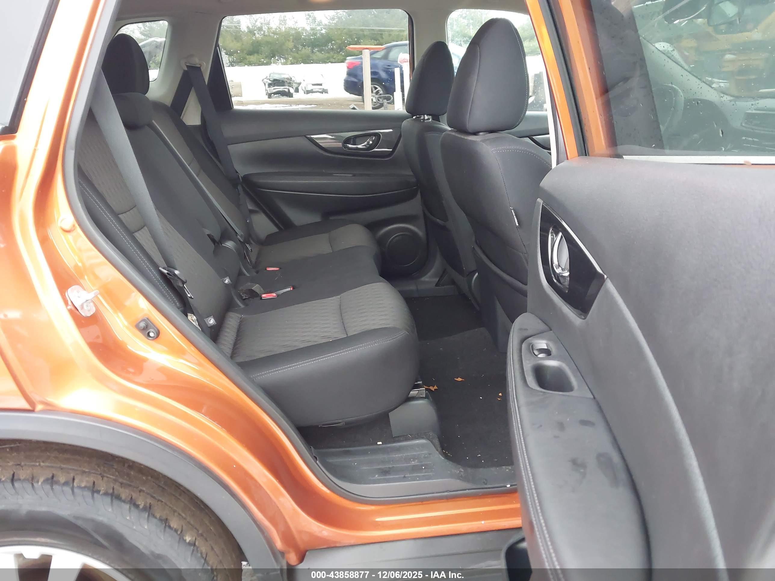 NISSAN ROGUE image 8