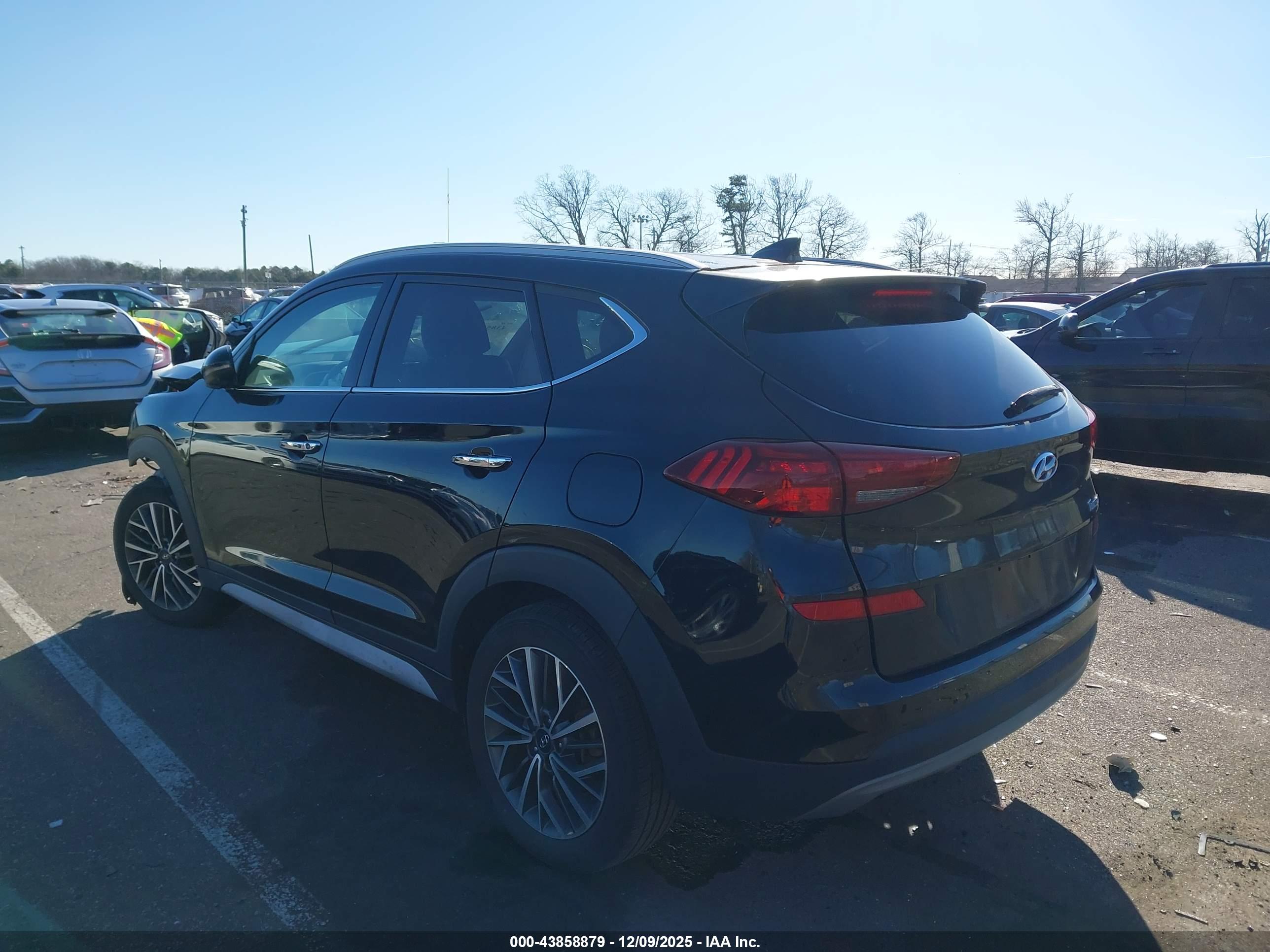 HYUNDAI TUCSON image 3