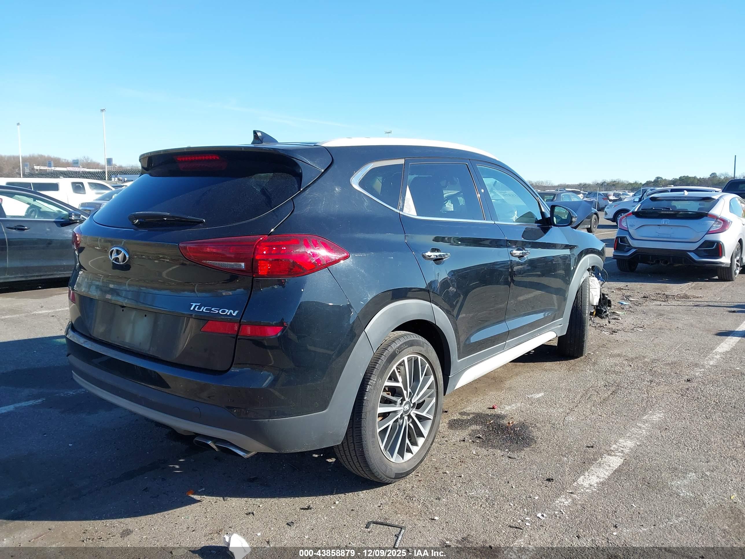 HYUNDAI TUCSON image 4