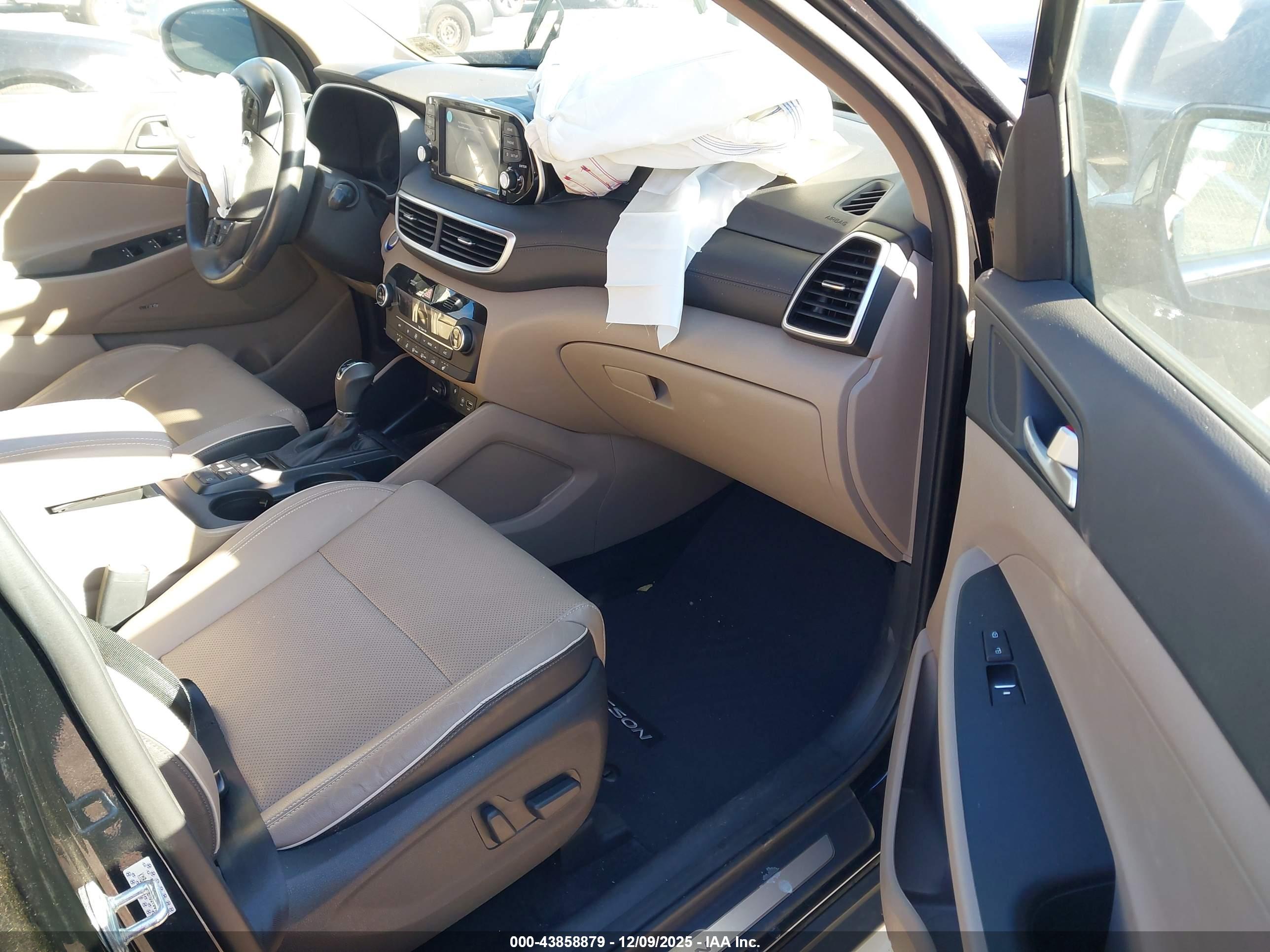 HYUNDAI TUCSON image 5