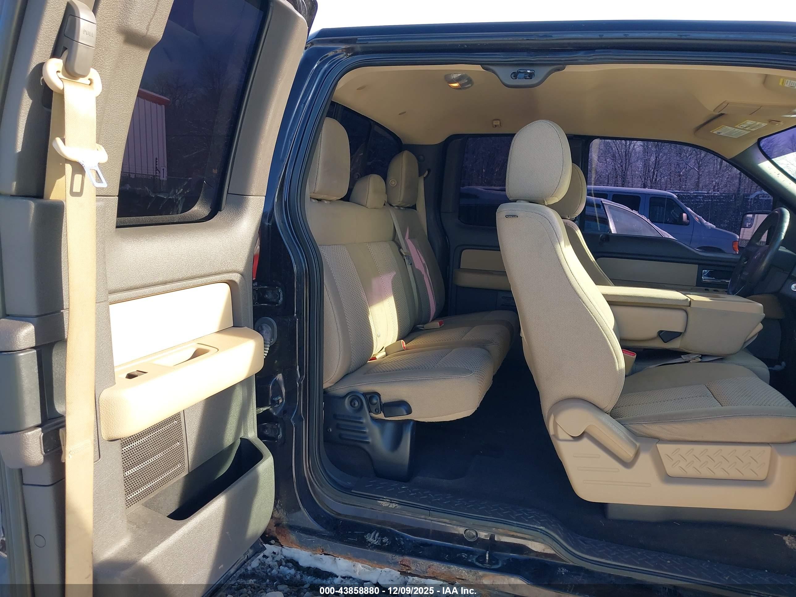 FORD F-150 image 8