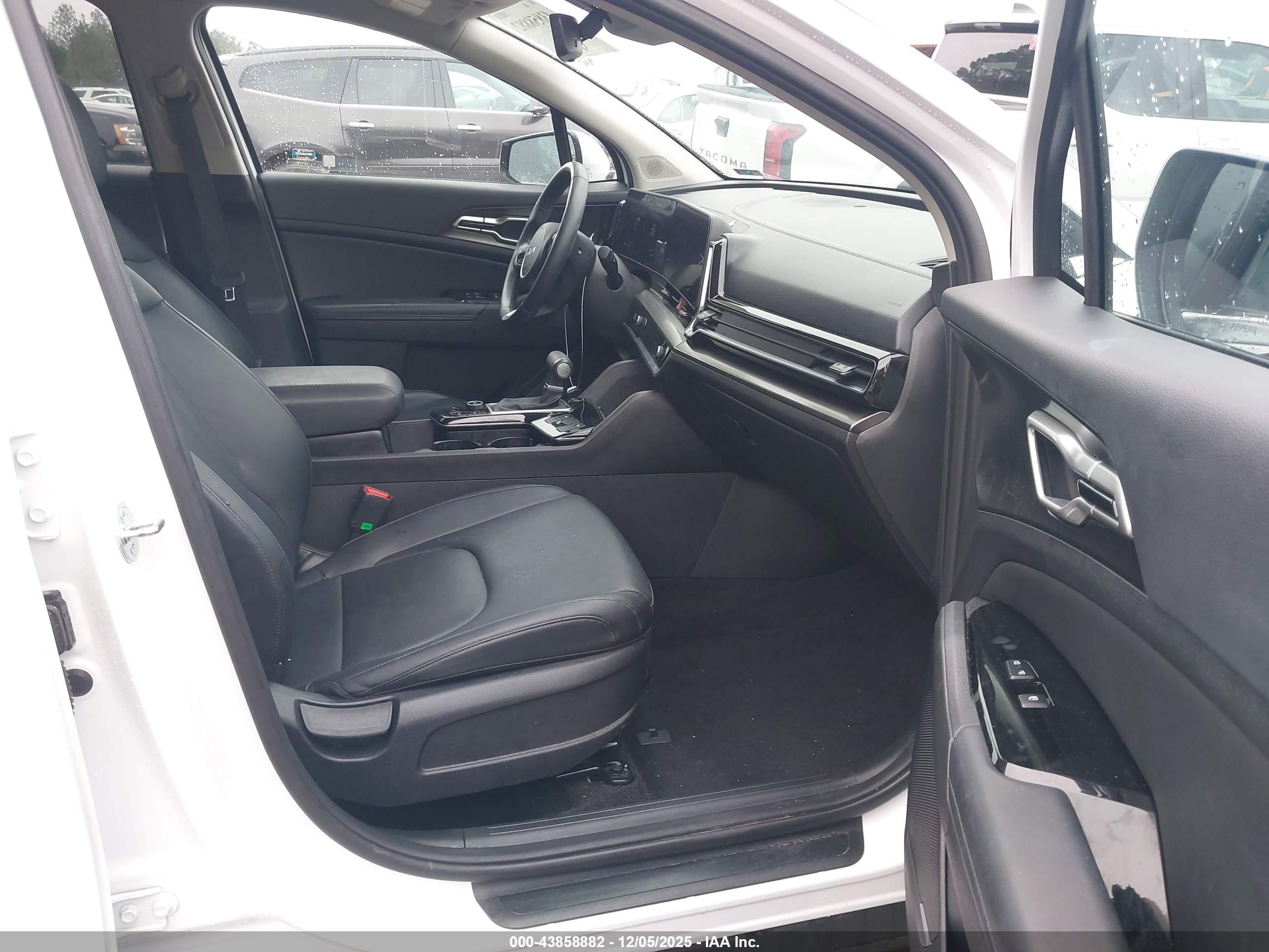 KIA SPORTAGE image 5