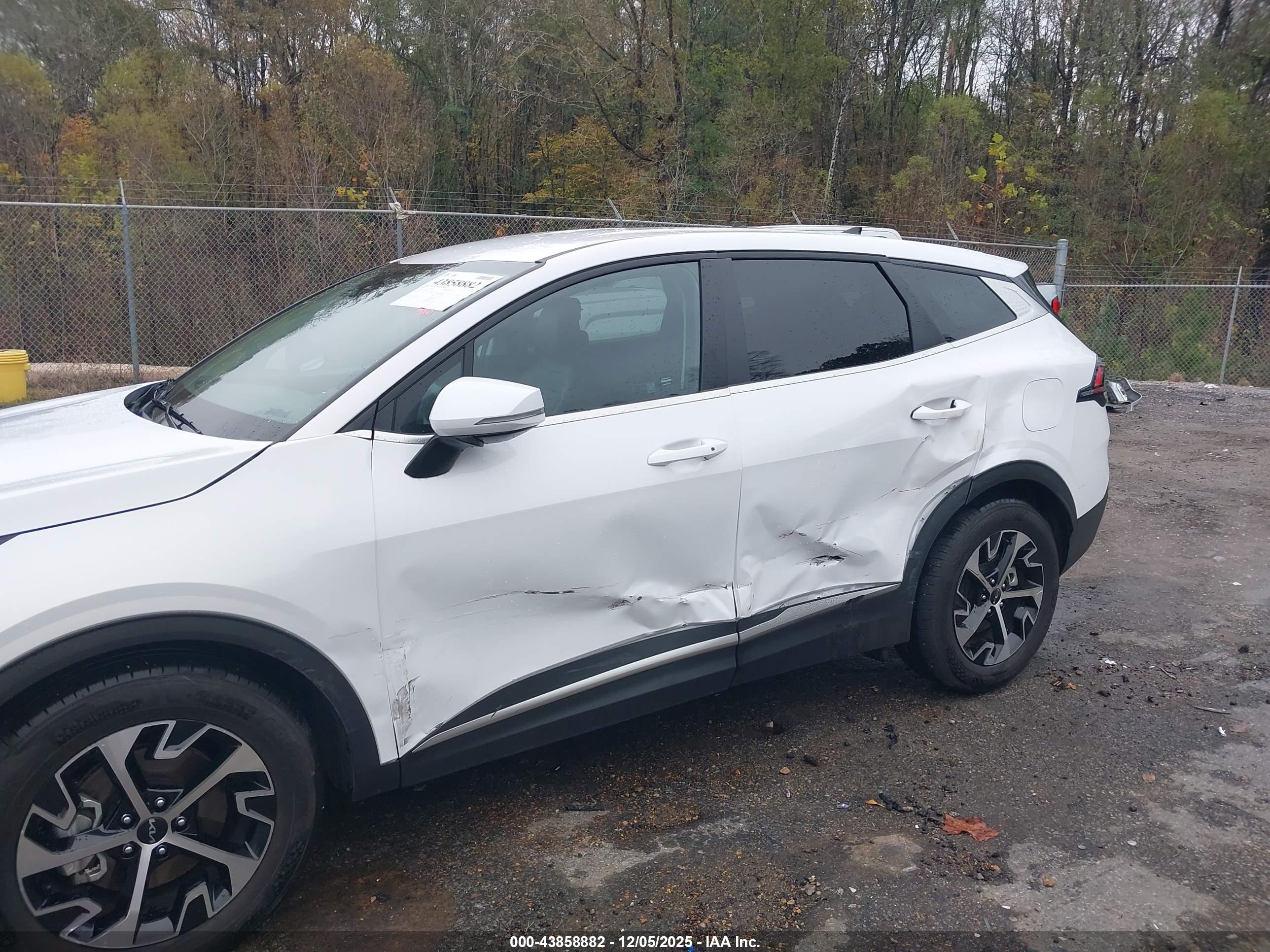 KIA SPORTAGE image 6