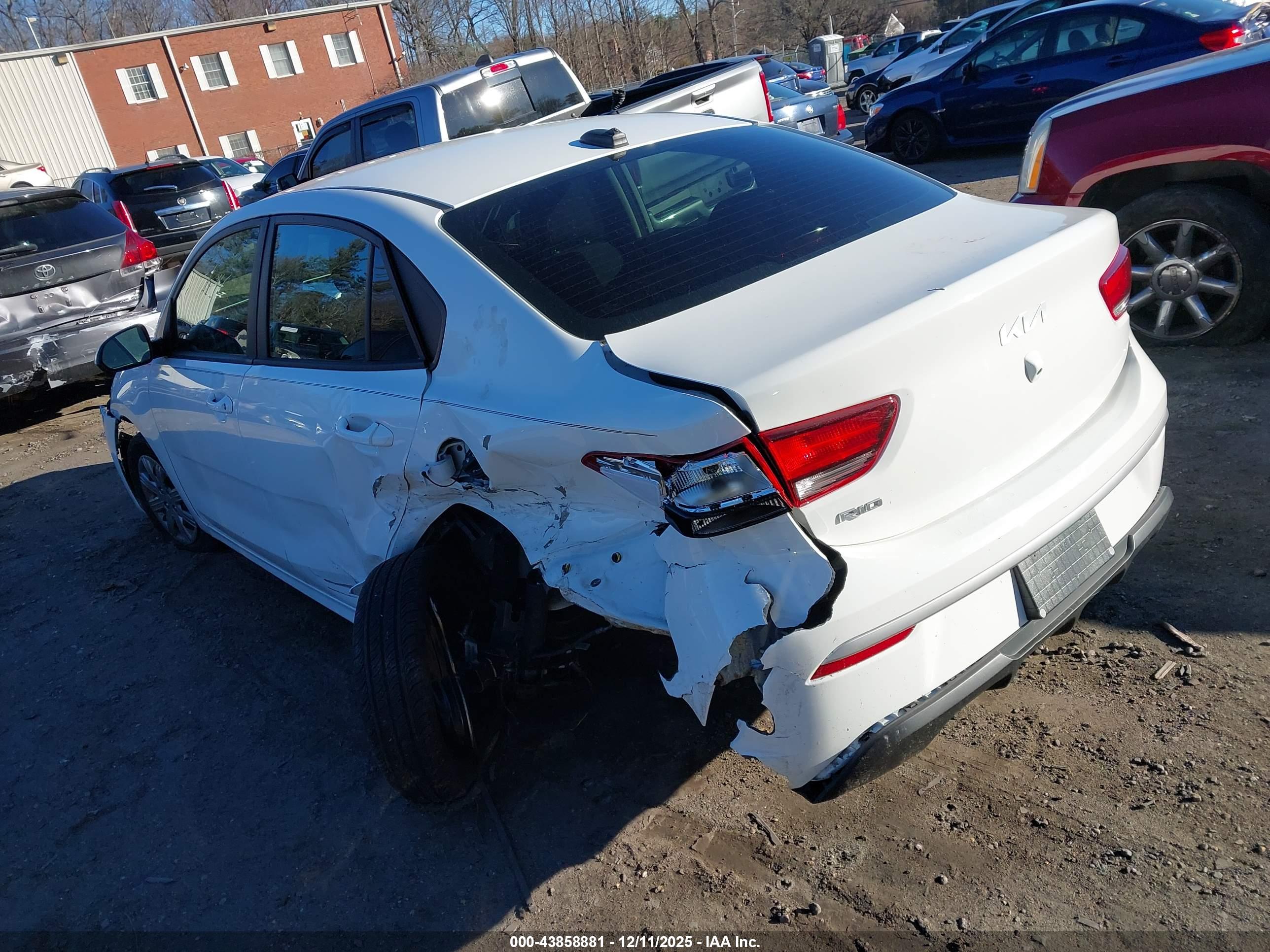 KIA RIO image 3