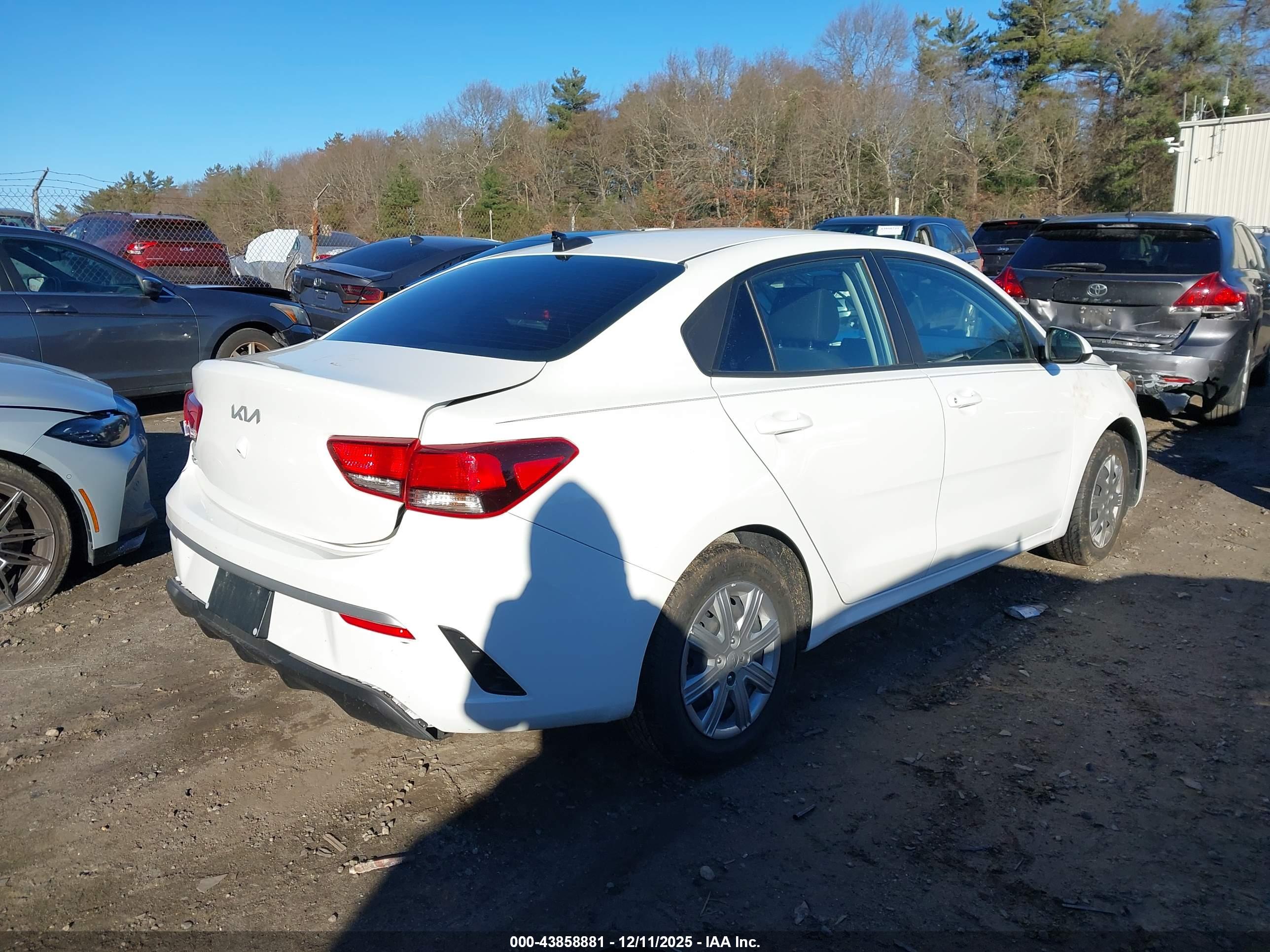 KIA RIO image 4