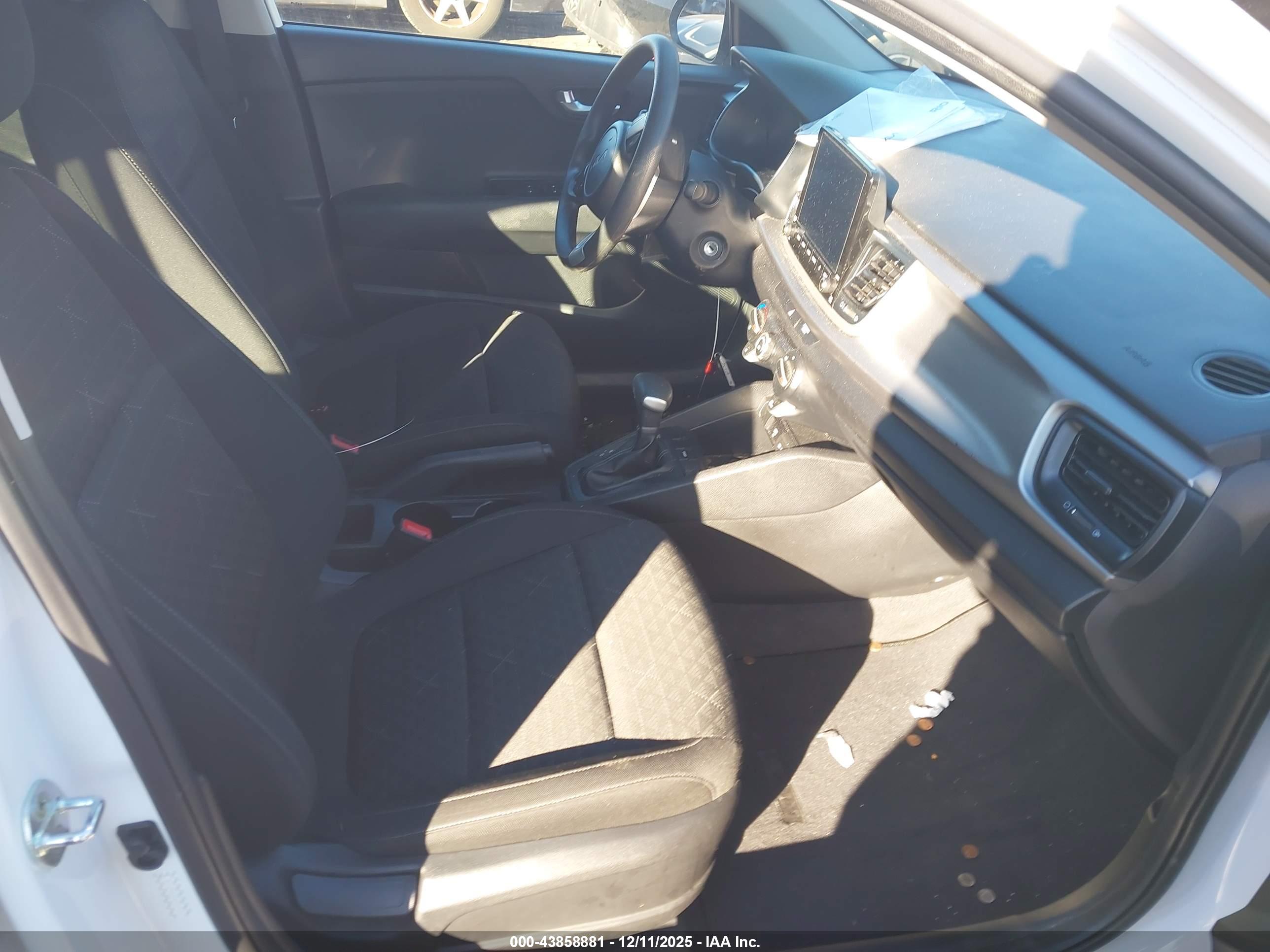 KIA RIO image 5