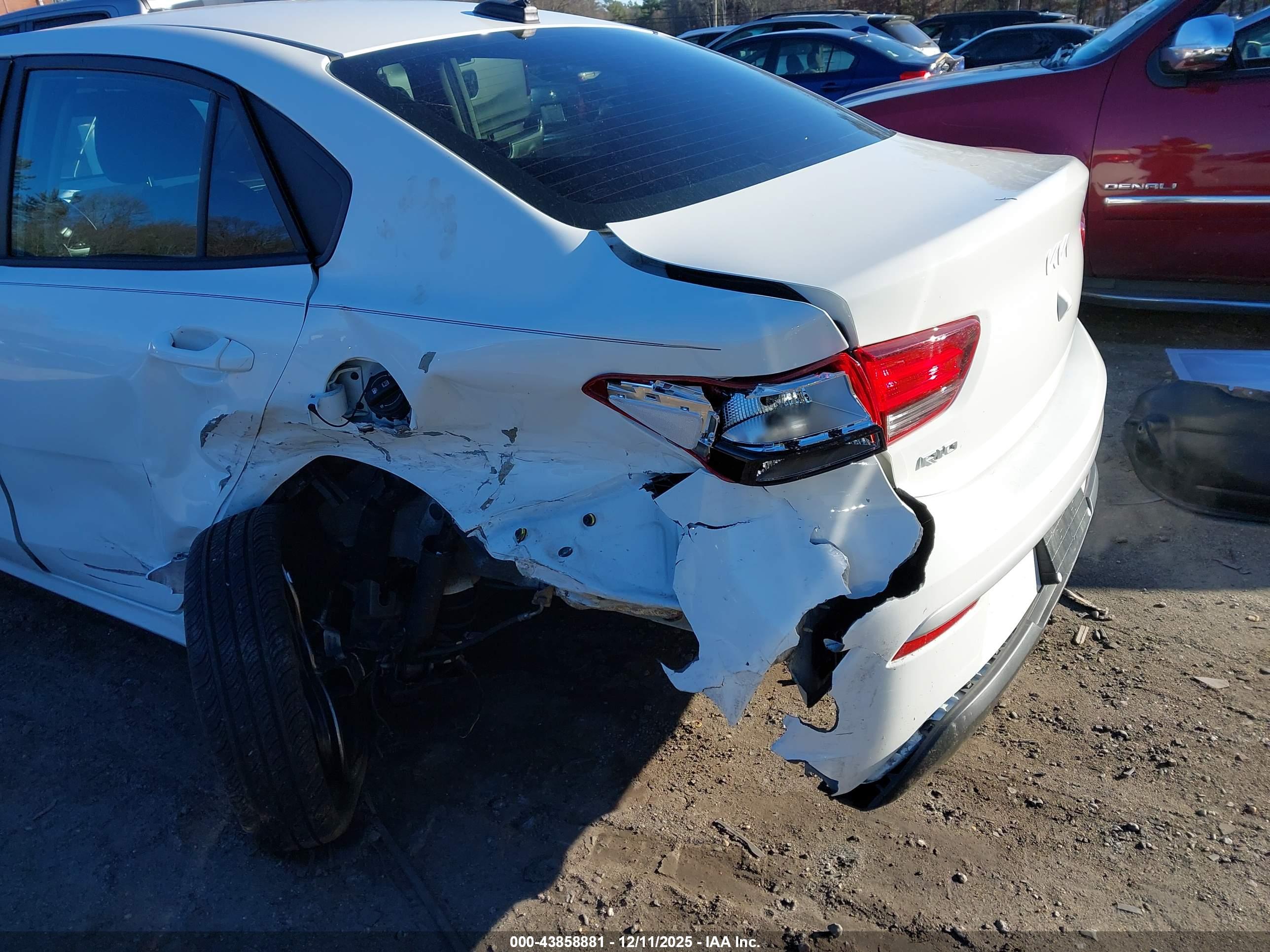 KIA RIO image 6