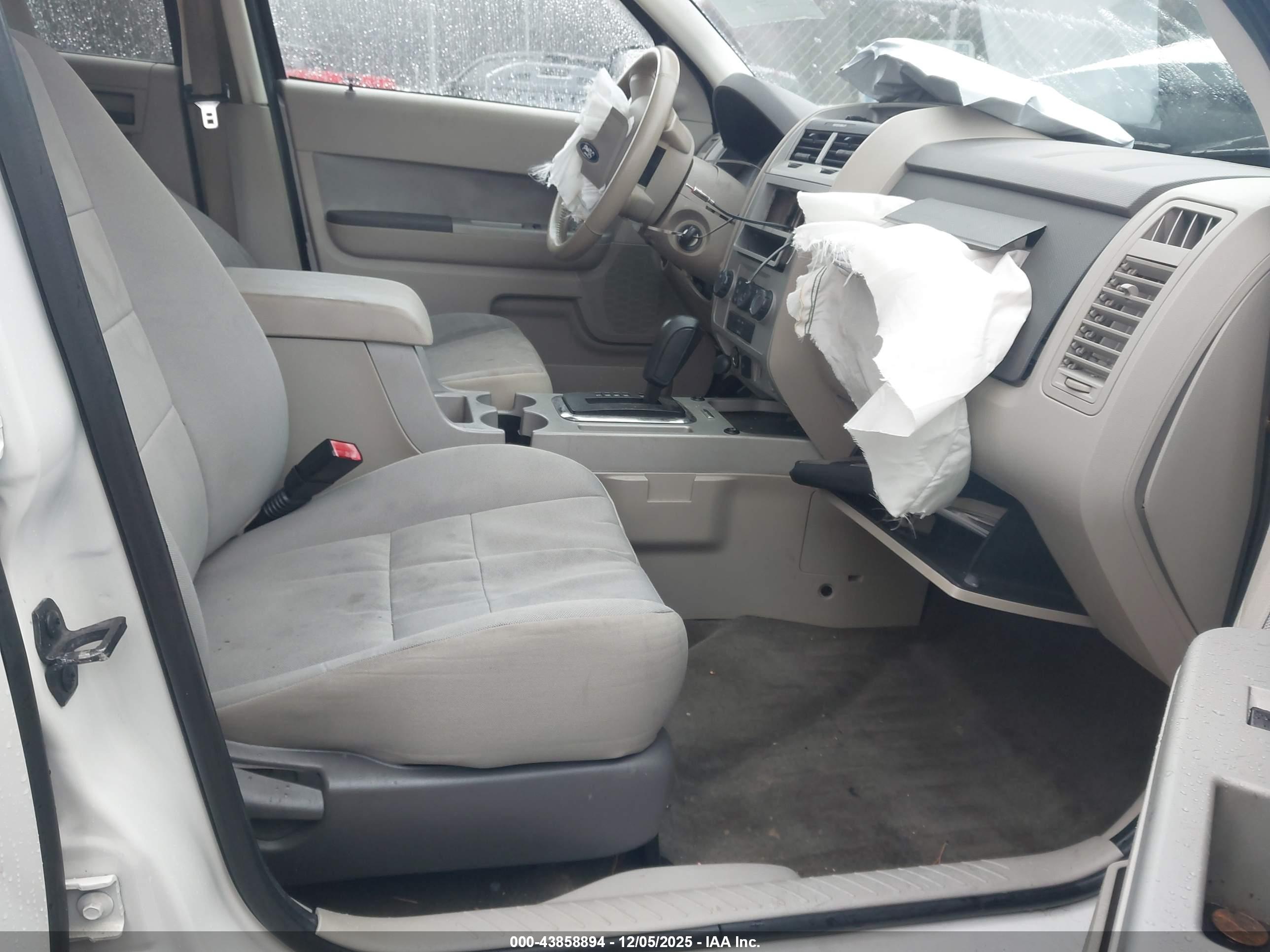 FORD ESCAPE image 5