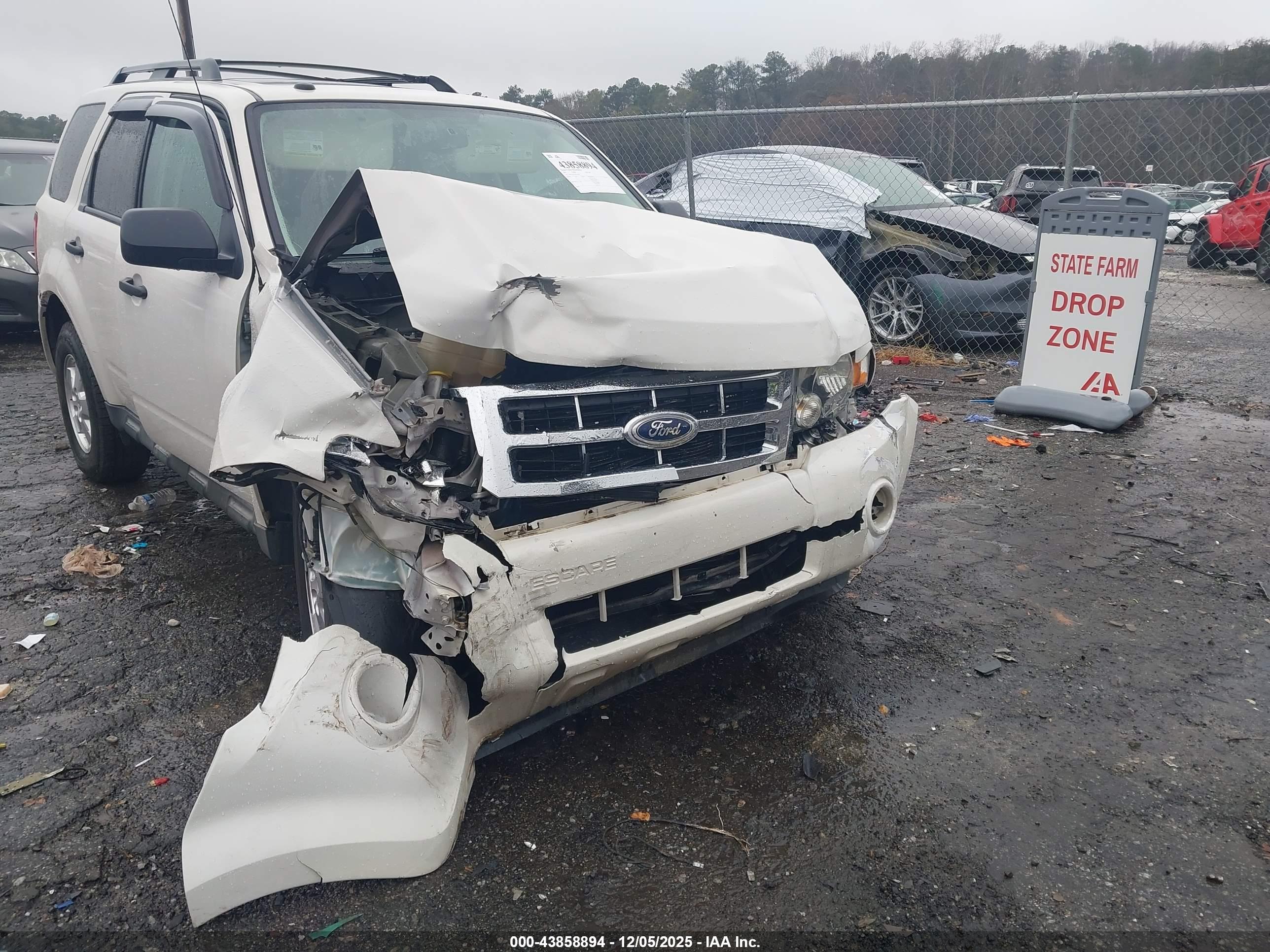 FORD ESCAPE image 6