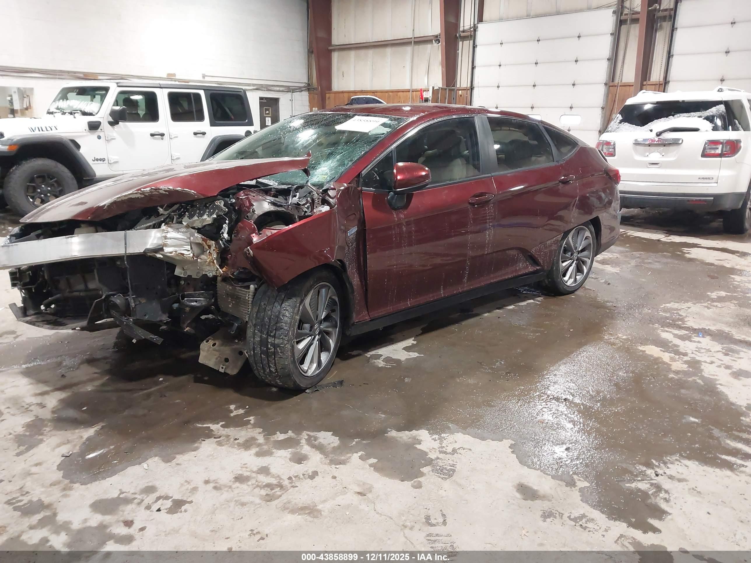 HONDA CLARITY image 2