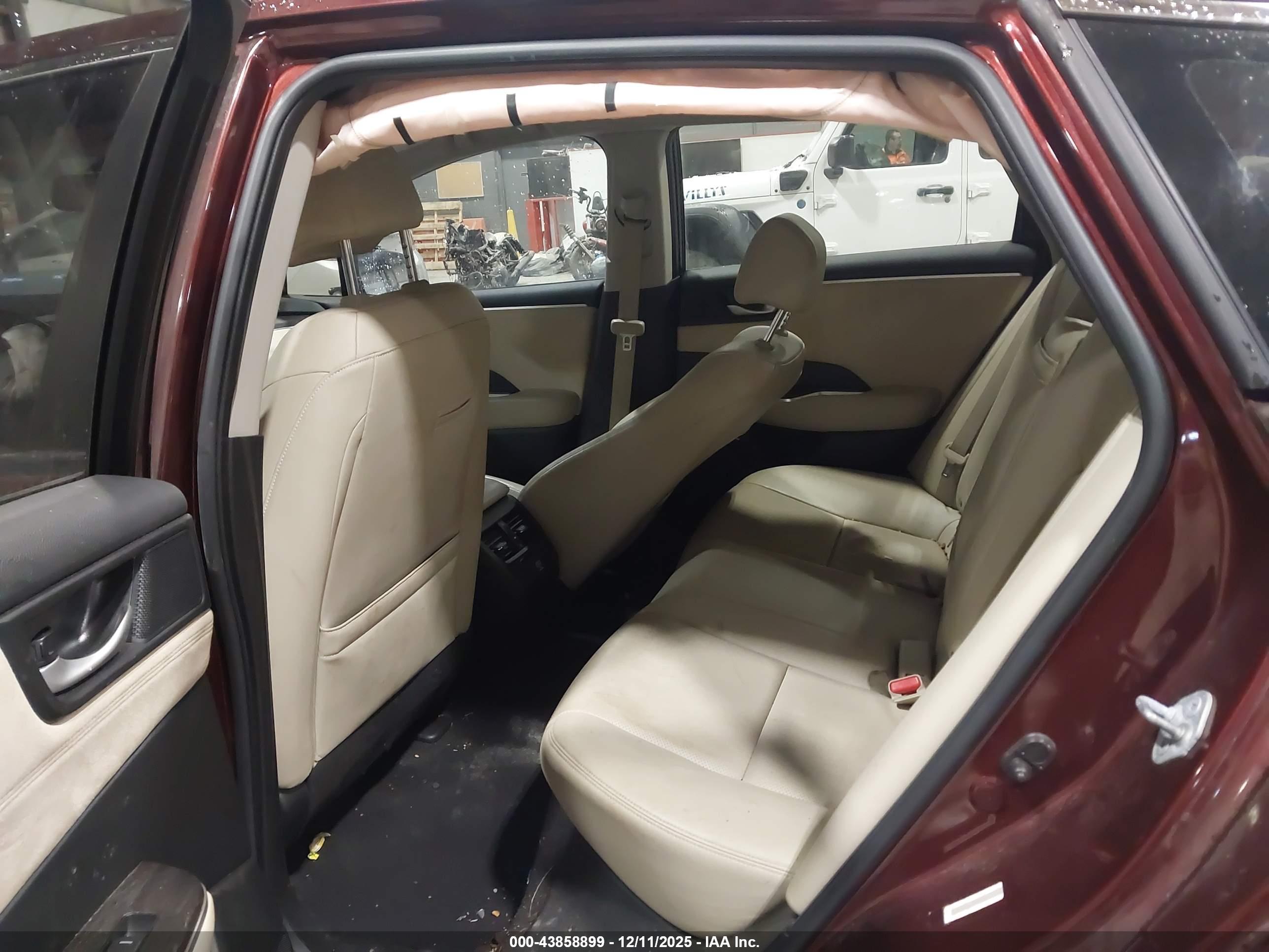 HONDA CLARITY image 8