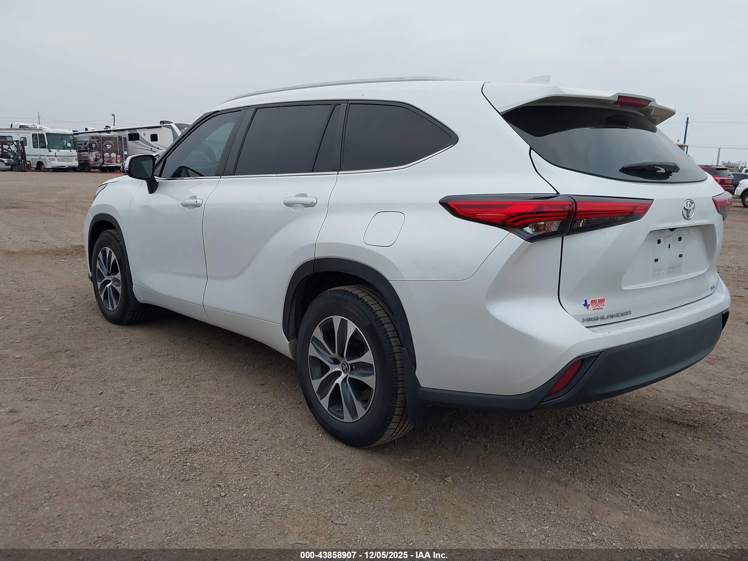 TOYOTA HIGHLANDER image 3