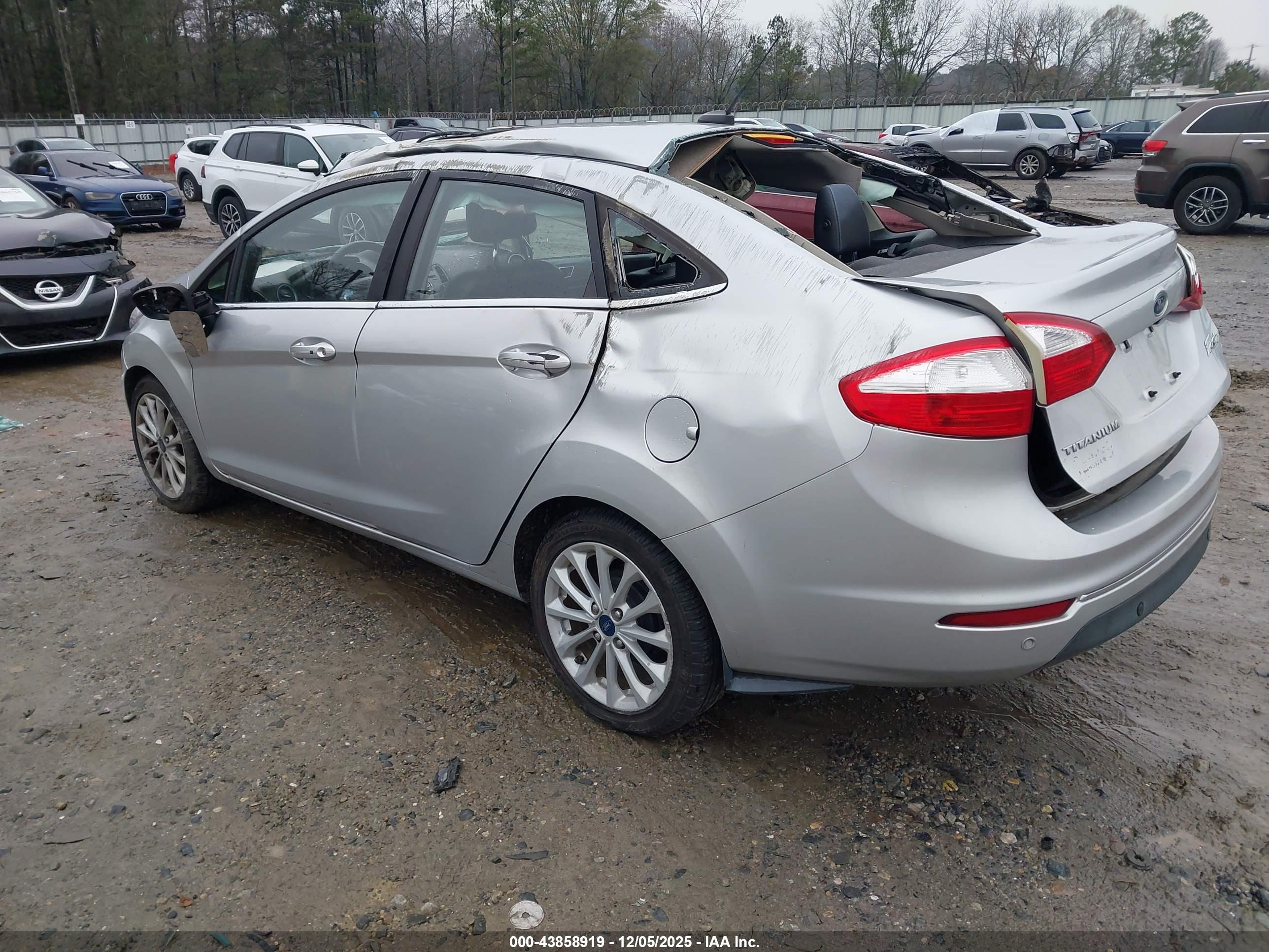 FORD FIESTA image 3