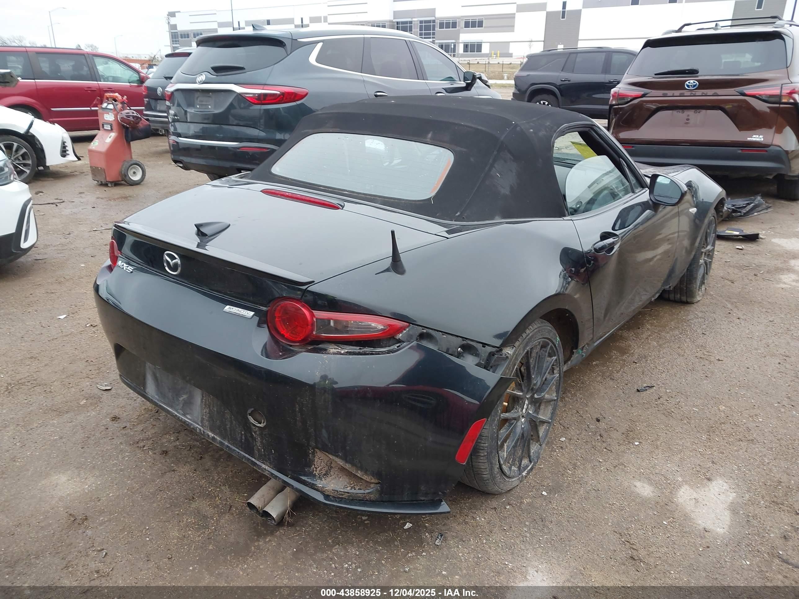 MAZDA MX-5 image 4