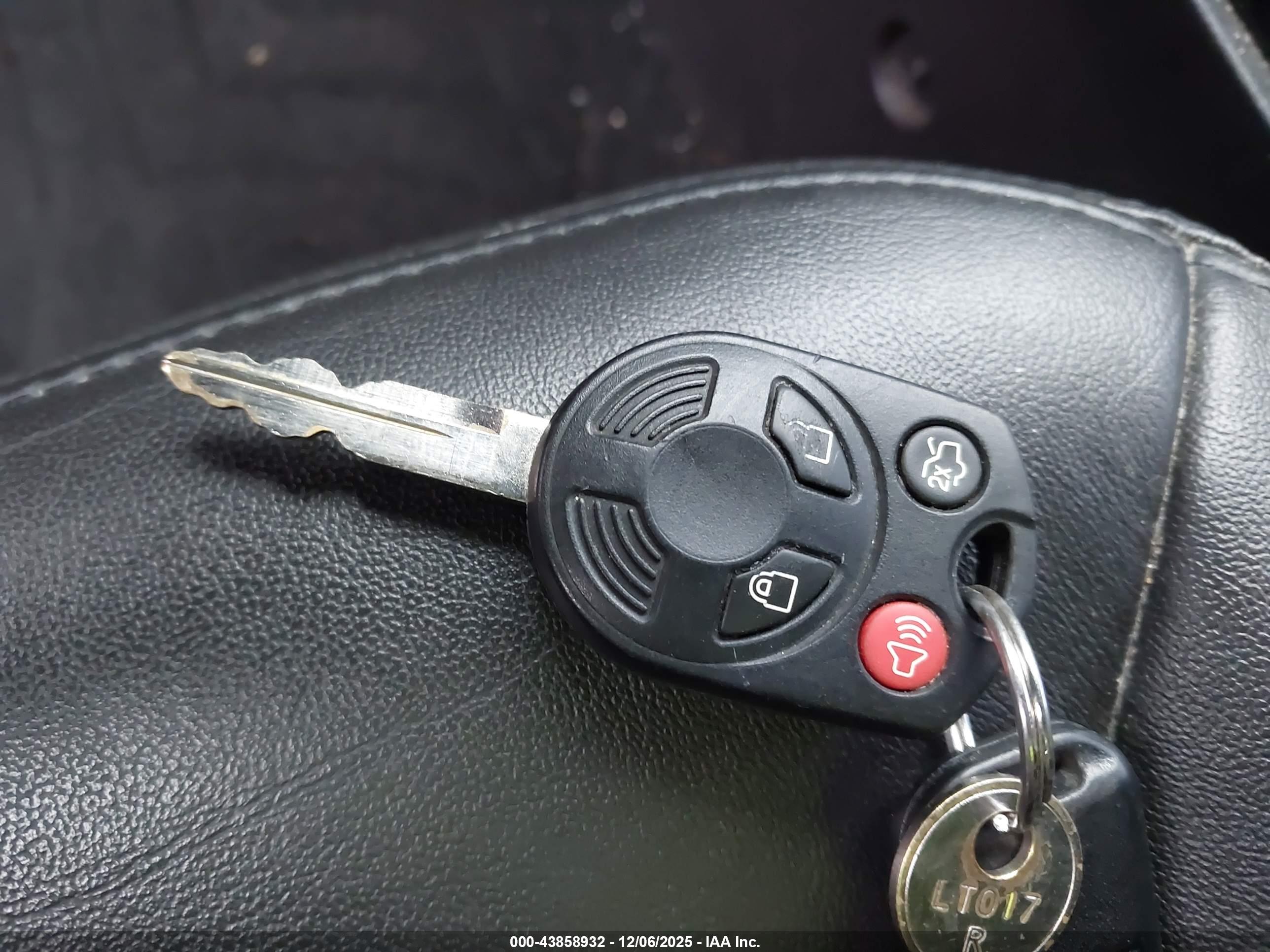 FORD ESCAPE image 11