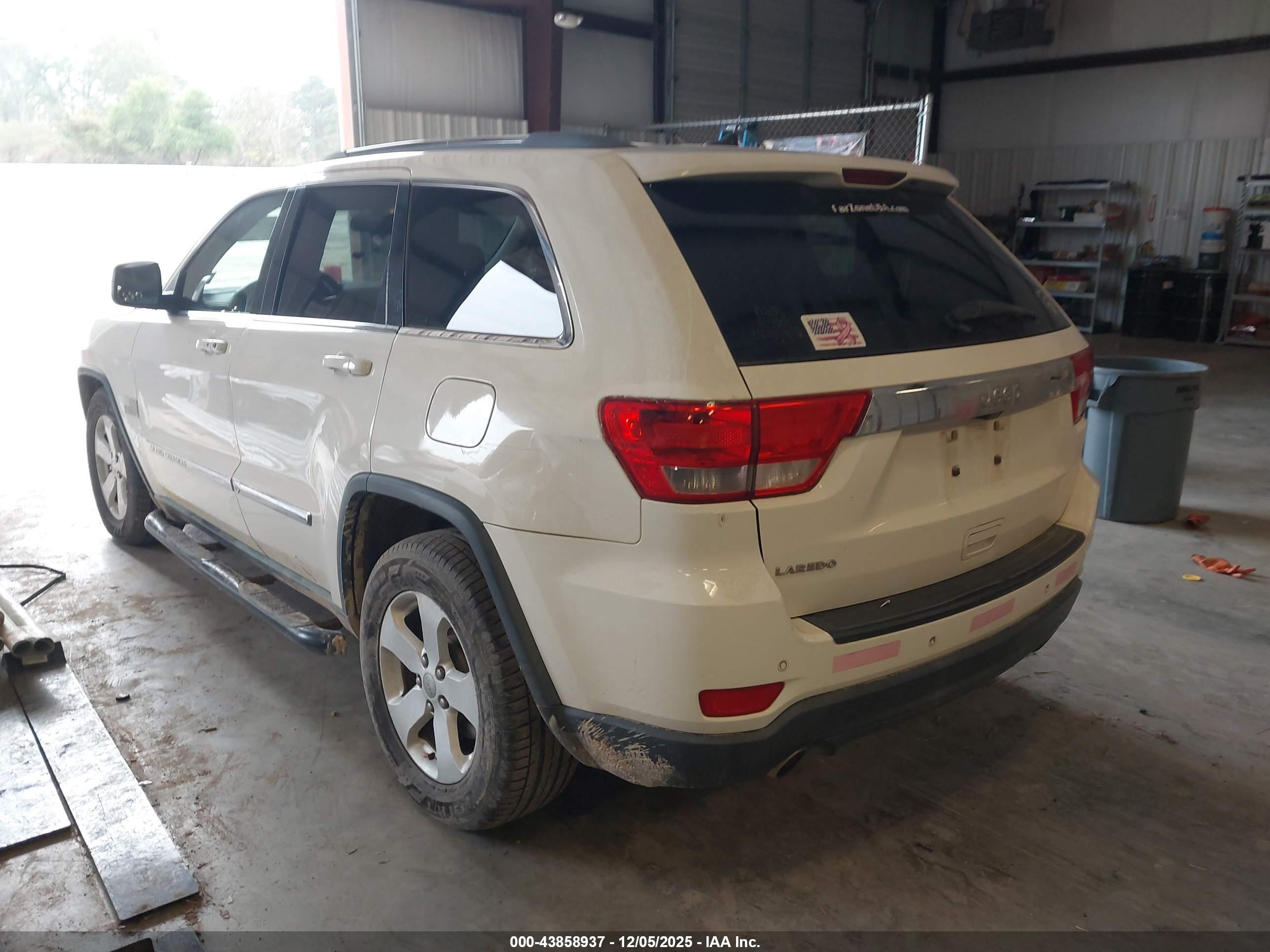 JEEP GRAND image 3