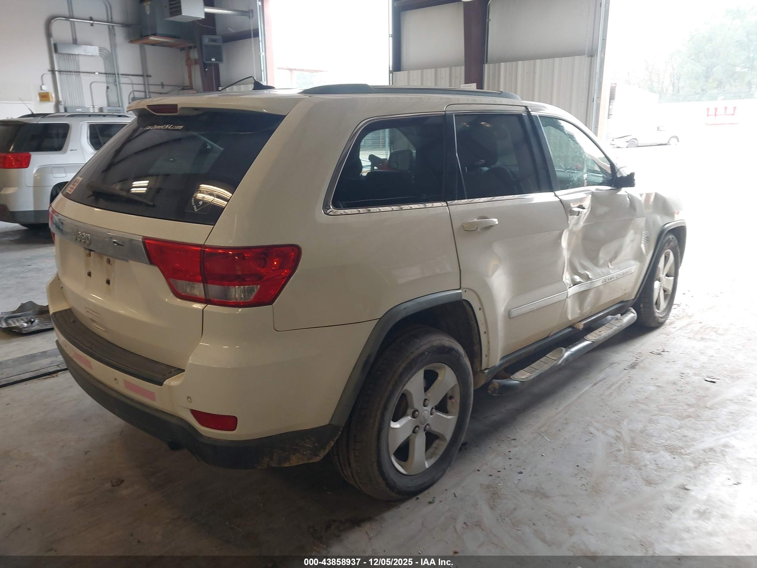 JEEP GRAND image 4