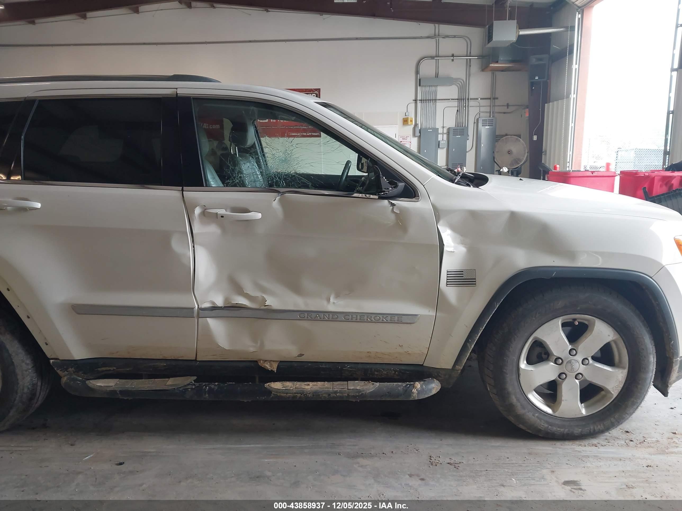 JEEP GRAND image 6