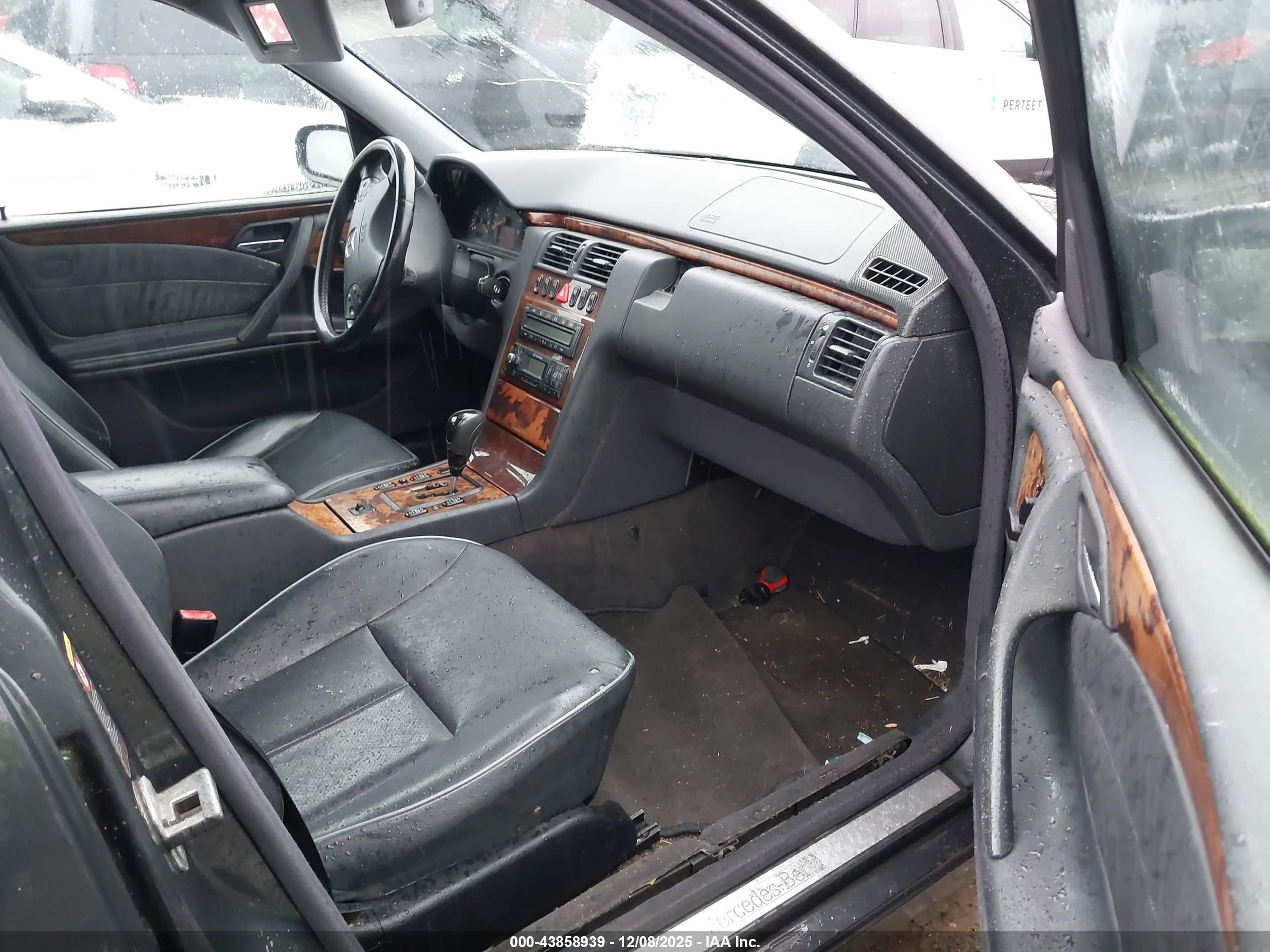 MERCEDES-BENZ C image 5
