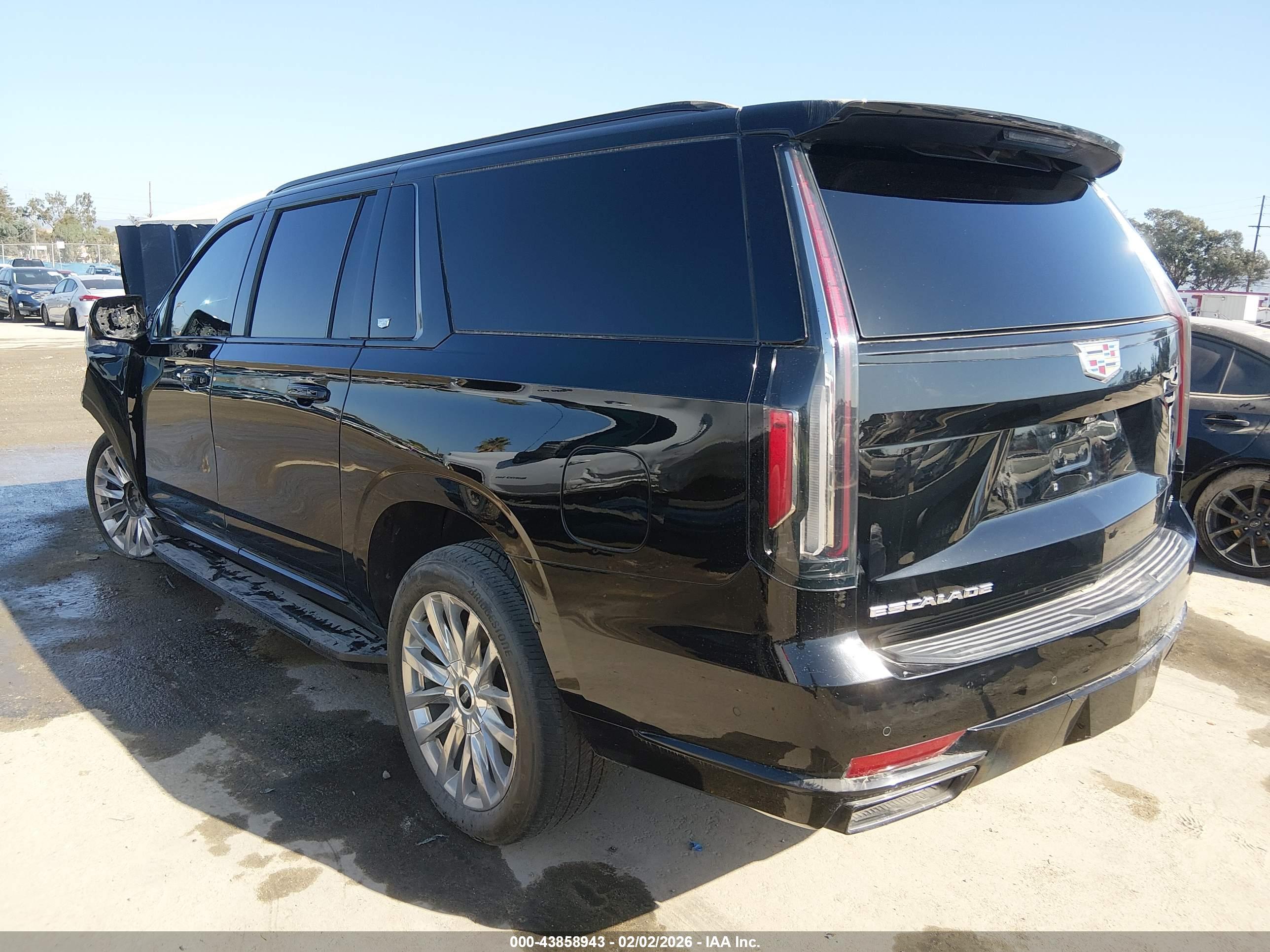 CADILLAC ESCALADE image 3