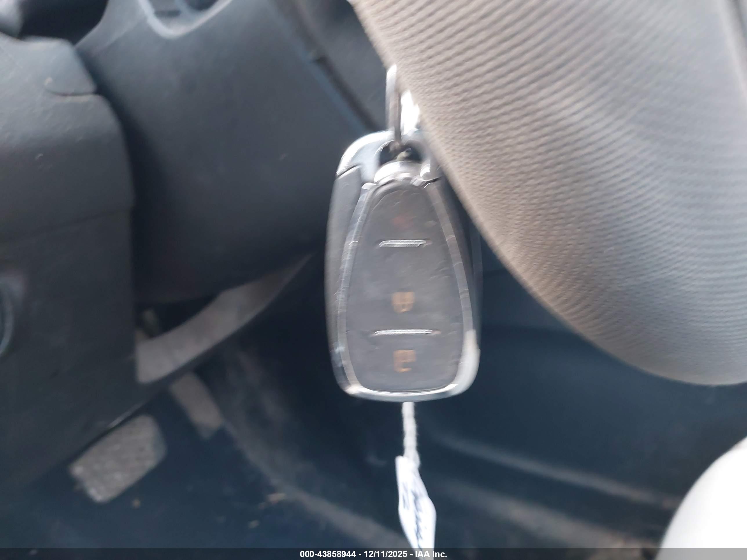 CHEVROLET EQUINOX image 11