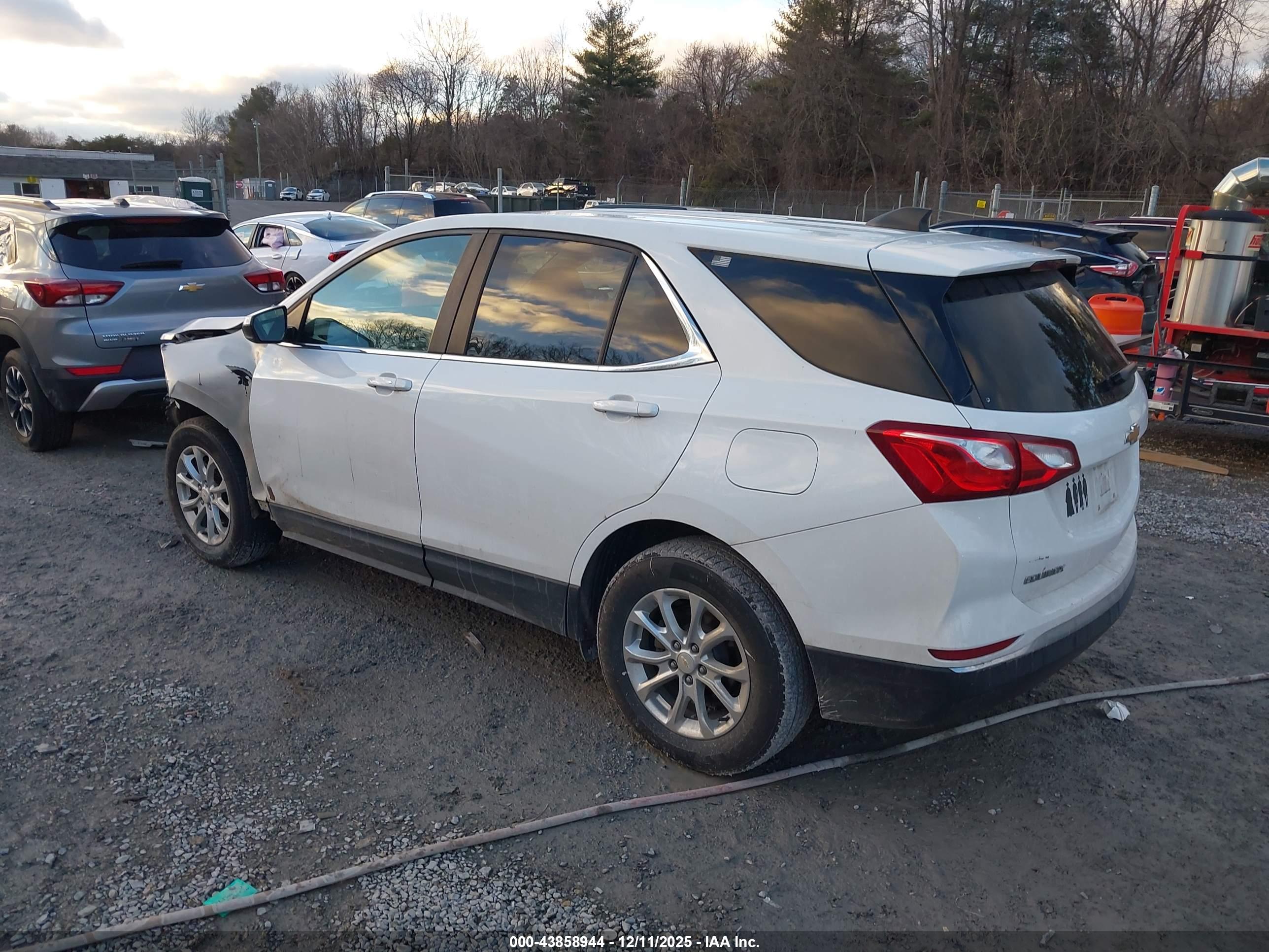 CHEVROLET EQUINOX image 3
