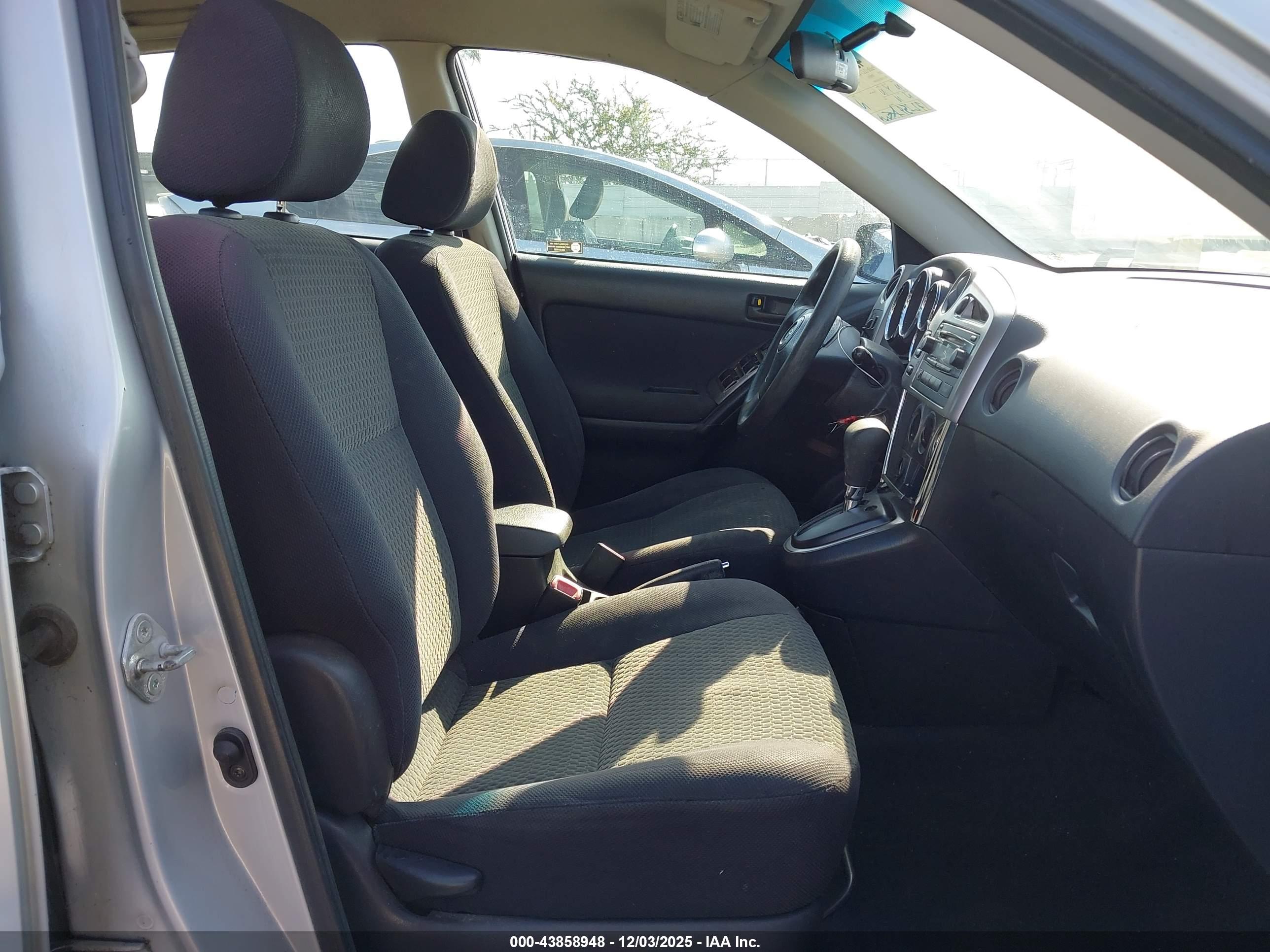 TOYOTA MATRIX image 5