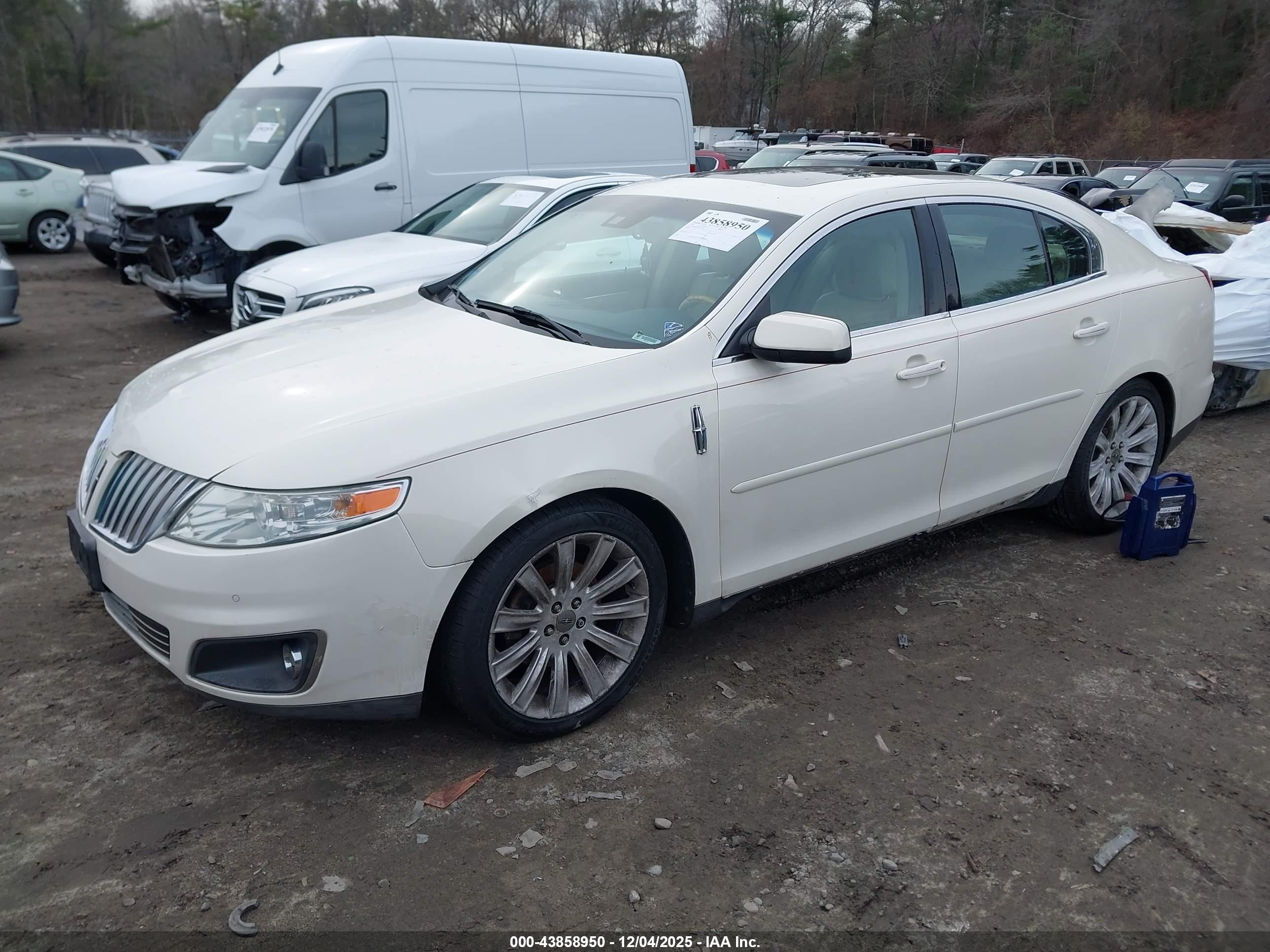 LINCOLN MKS image 2