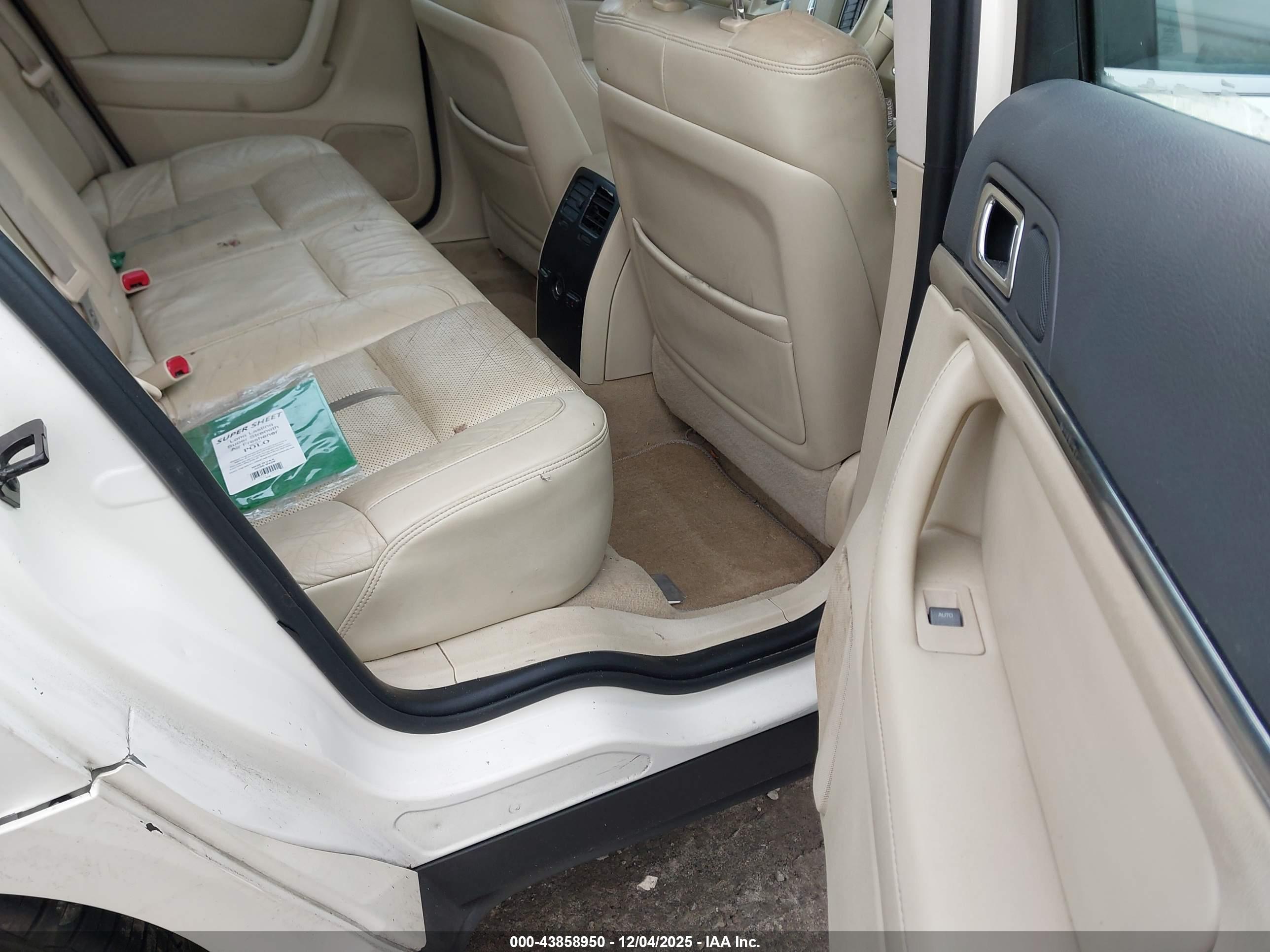 LINCOLN MKS image 8