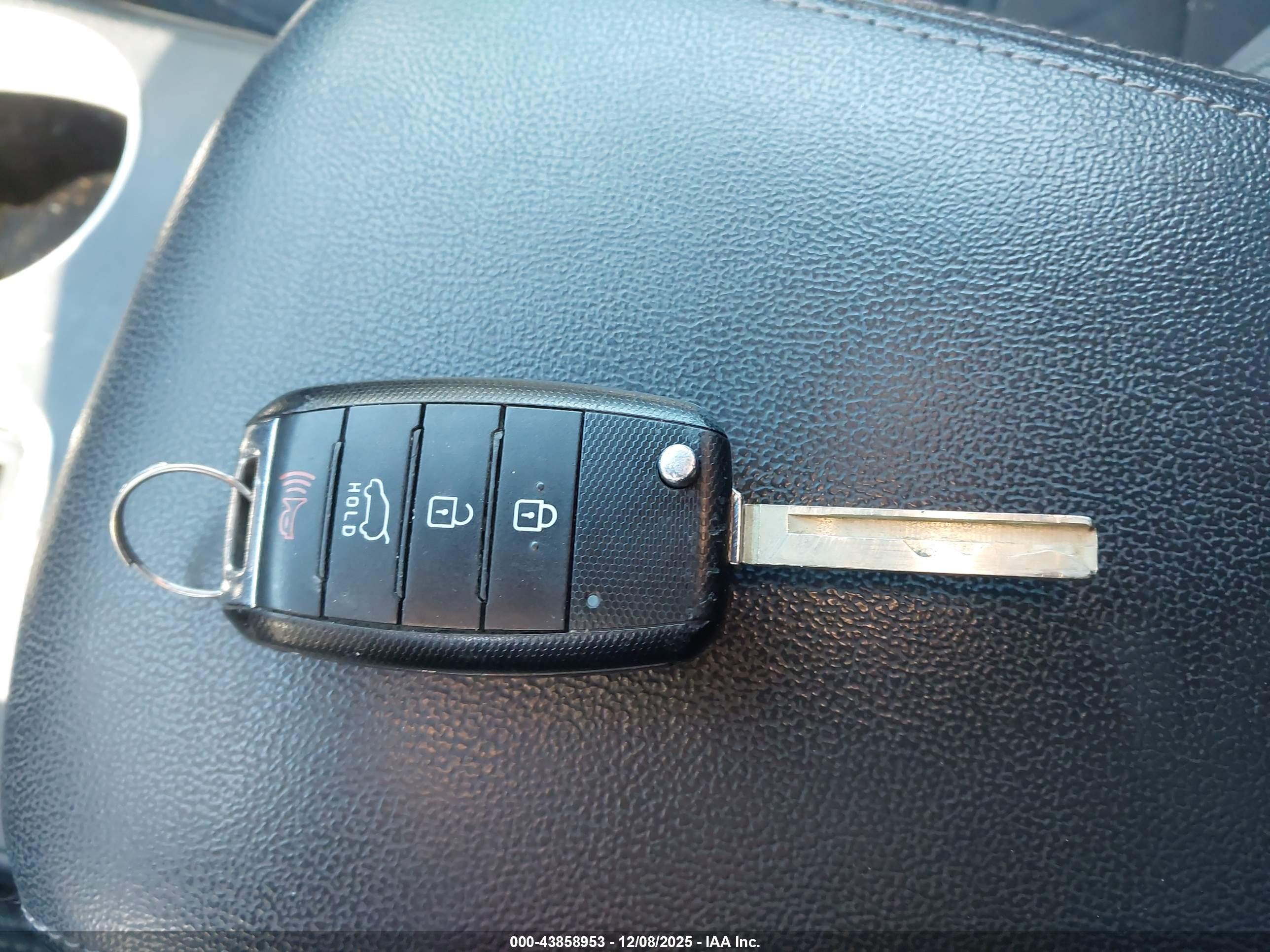 KIA SORENTO image 11