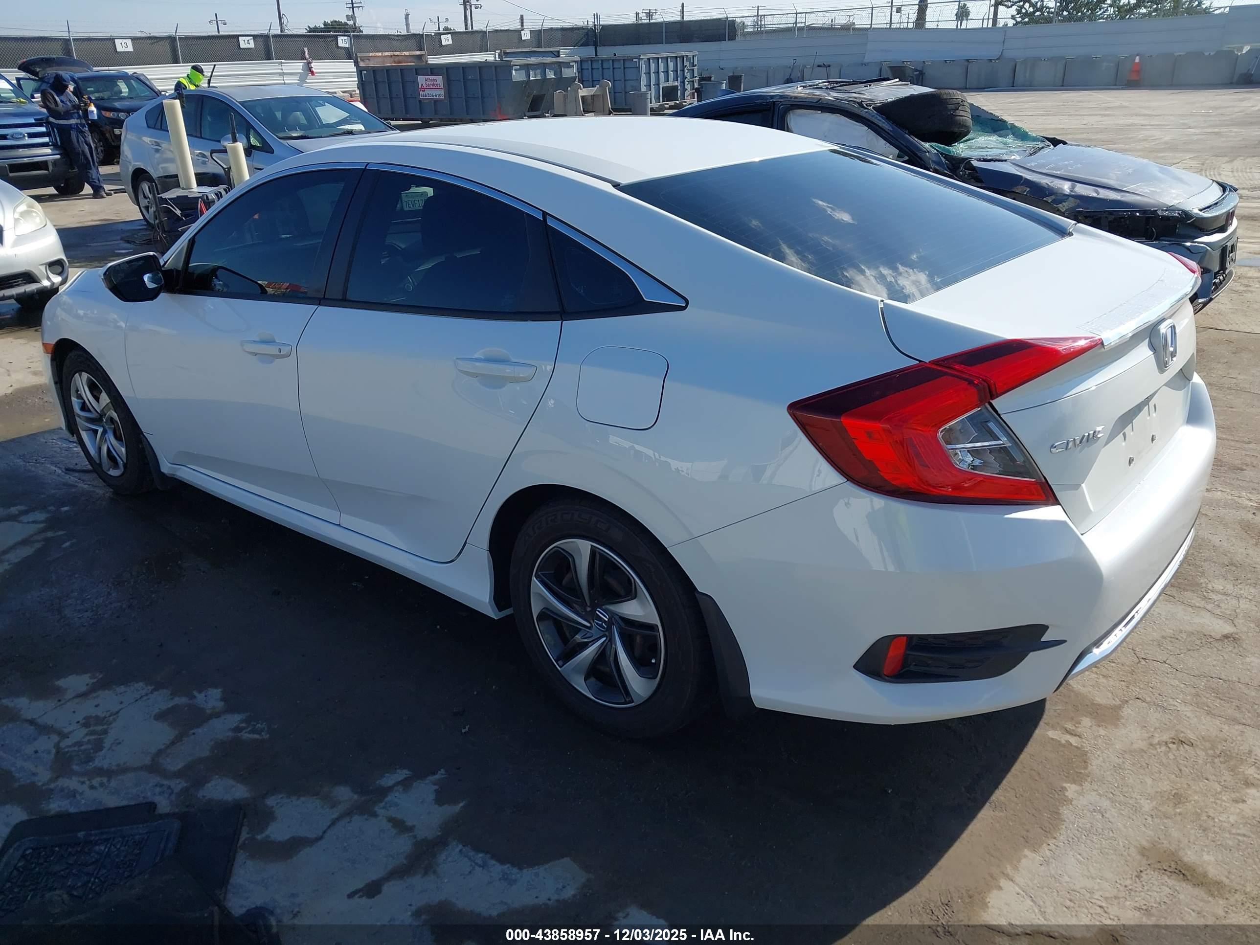 HONDA CIVIC image 3