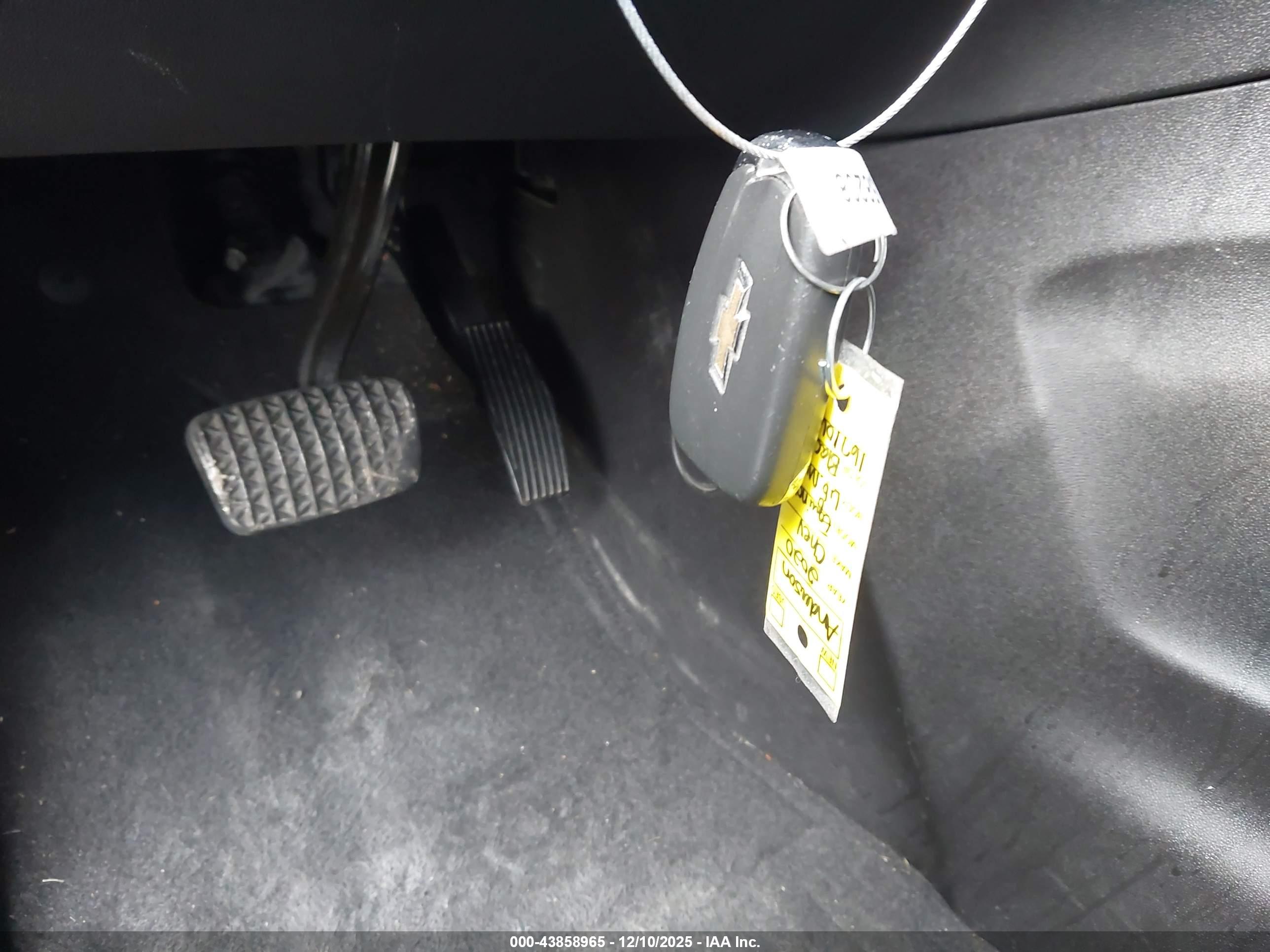 CHEVROLET EQUINOX image 11
