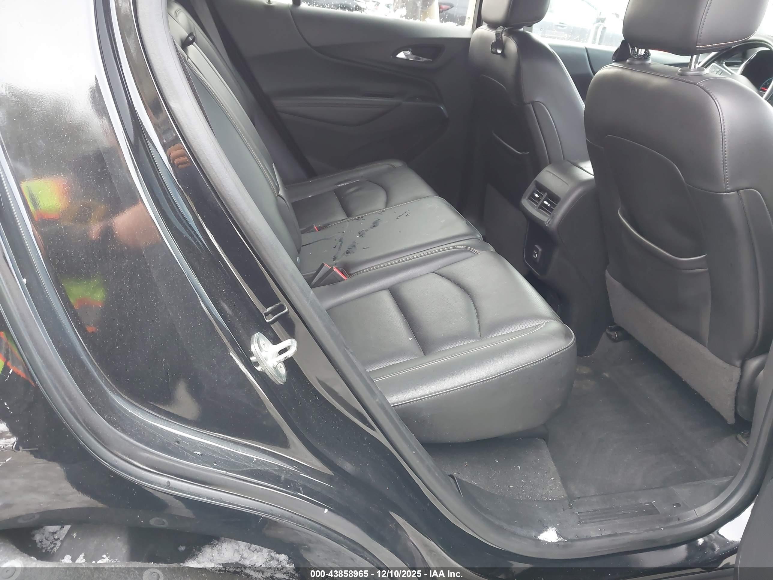 CHEVROLET EQUINOX image 8