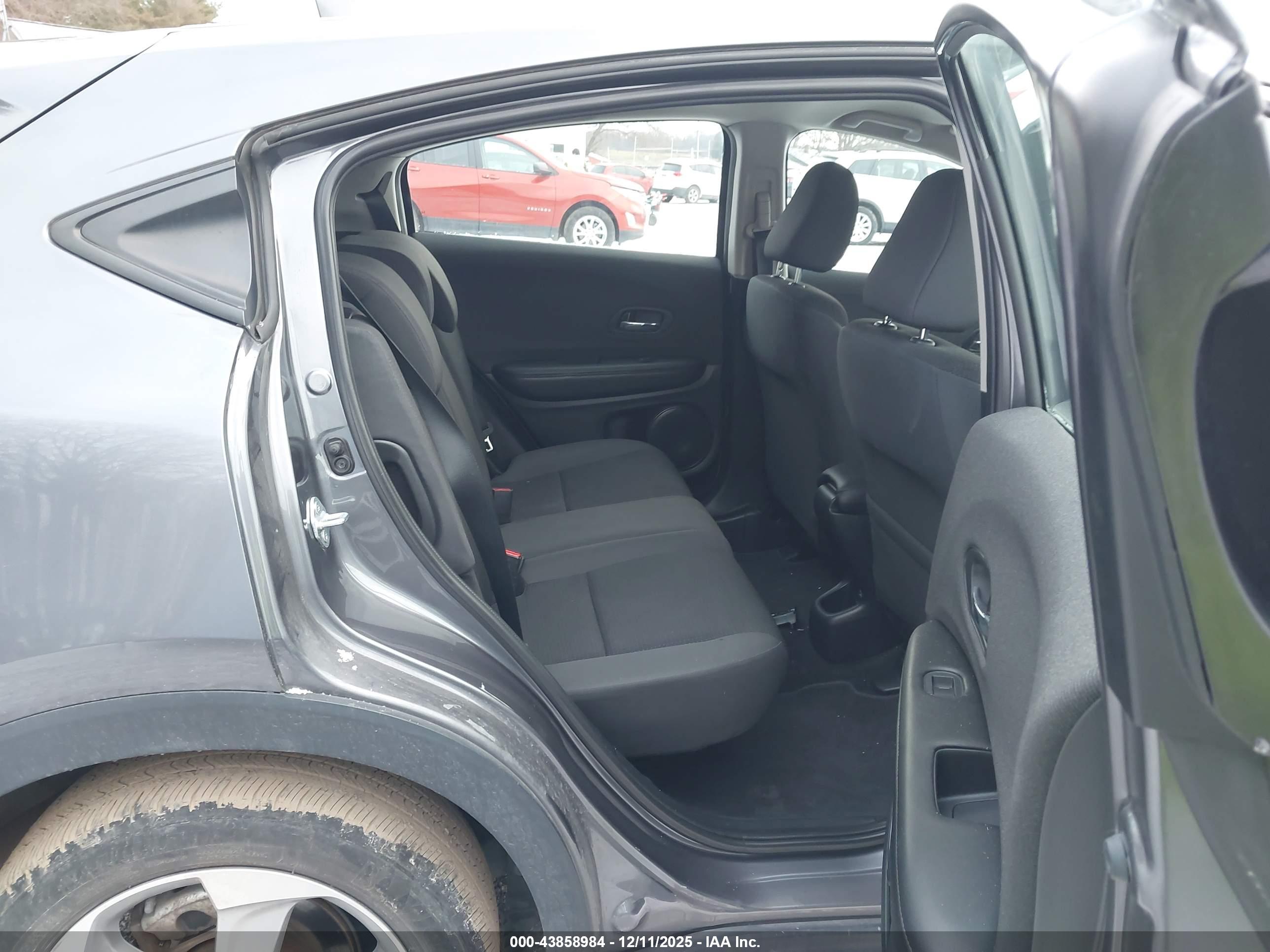 HONDA HR-V image 8