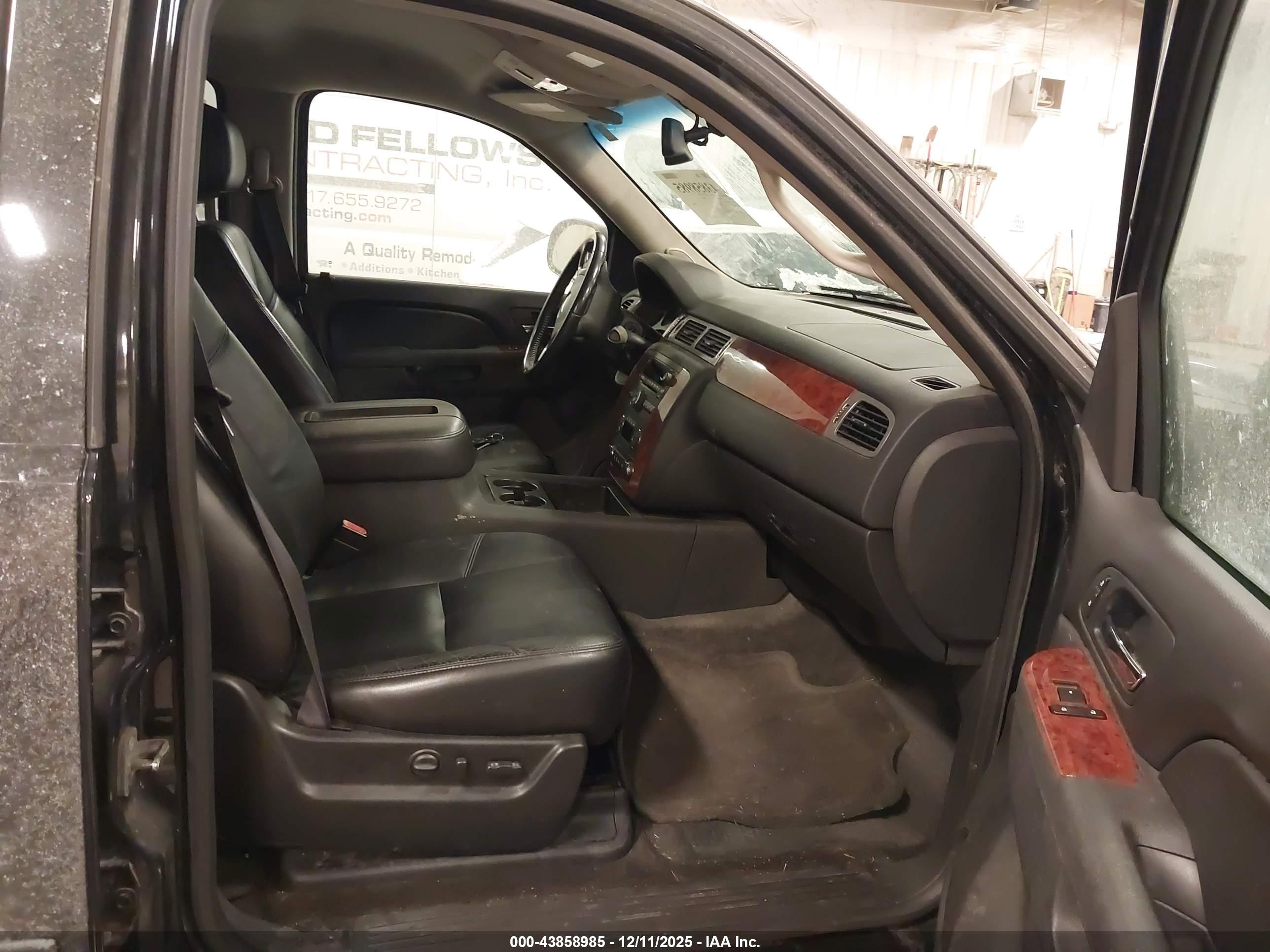 CHEVROLET TAHOE image 5