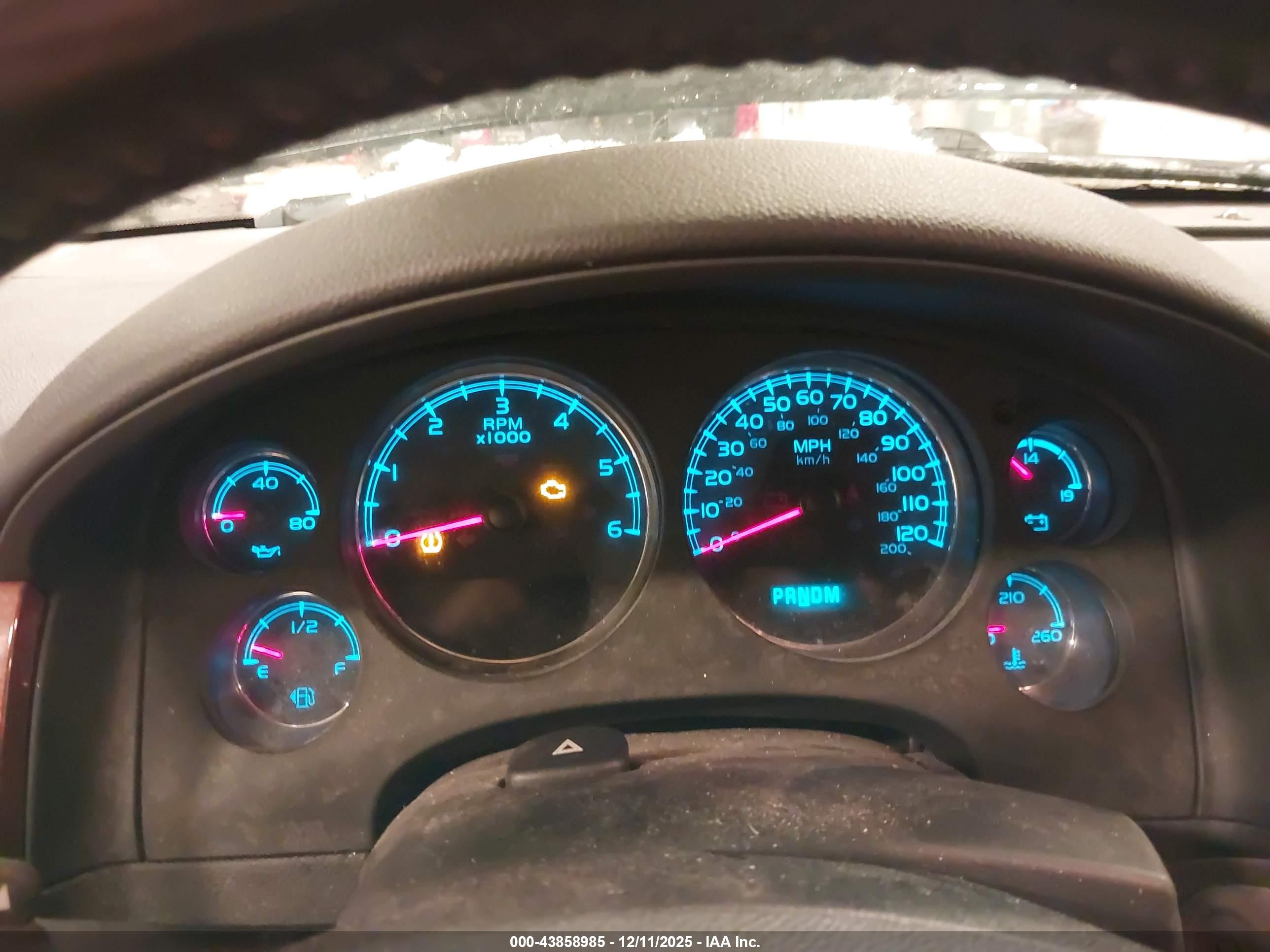 CHEVROLET TAHOE image 7