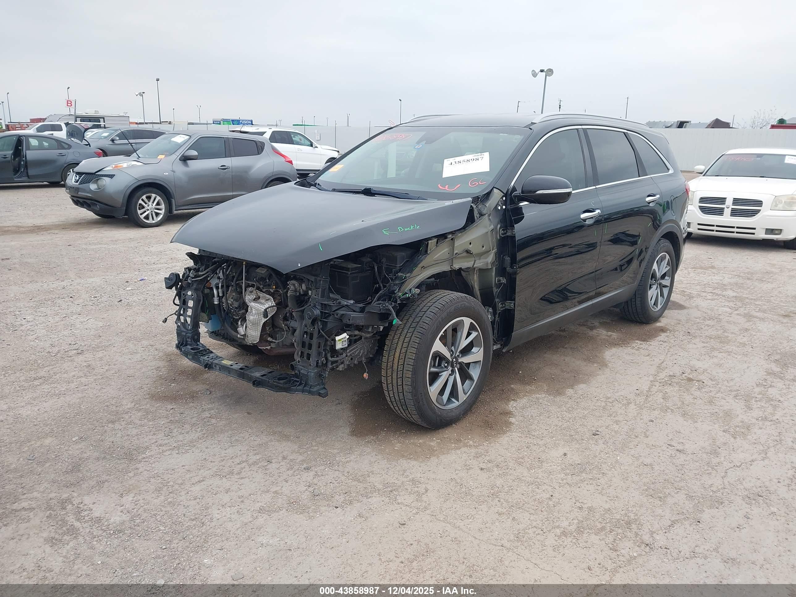 KIA SORENTO image 2