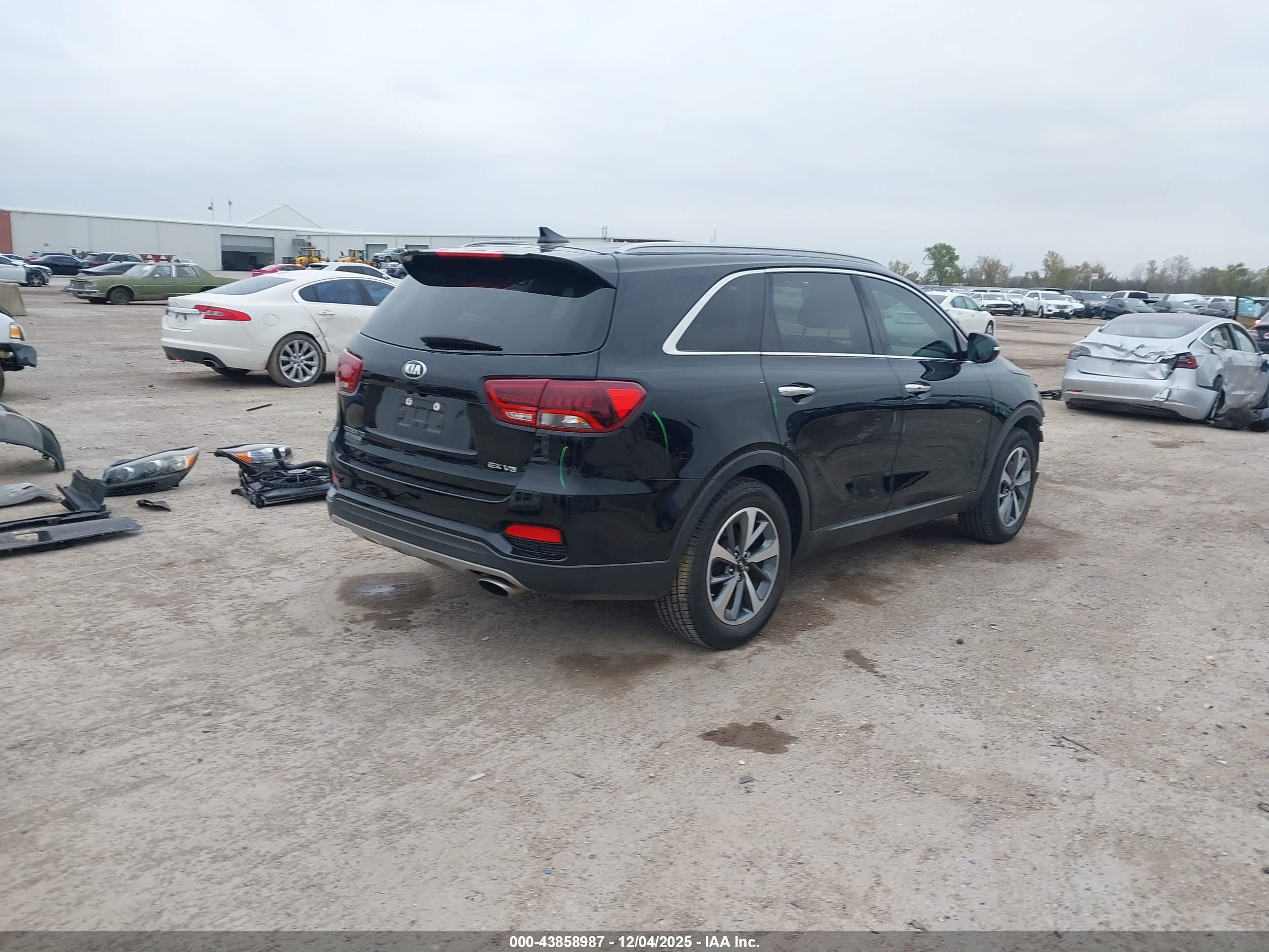 KIA SORENTO image 4