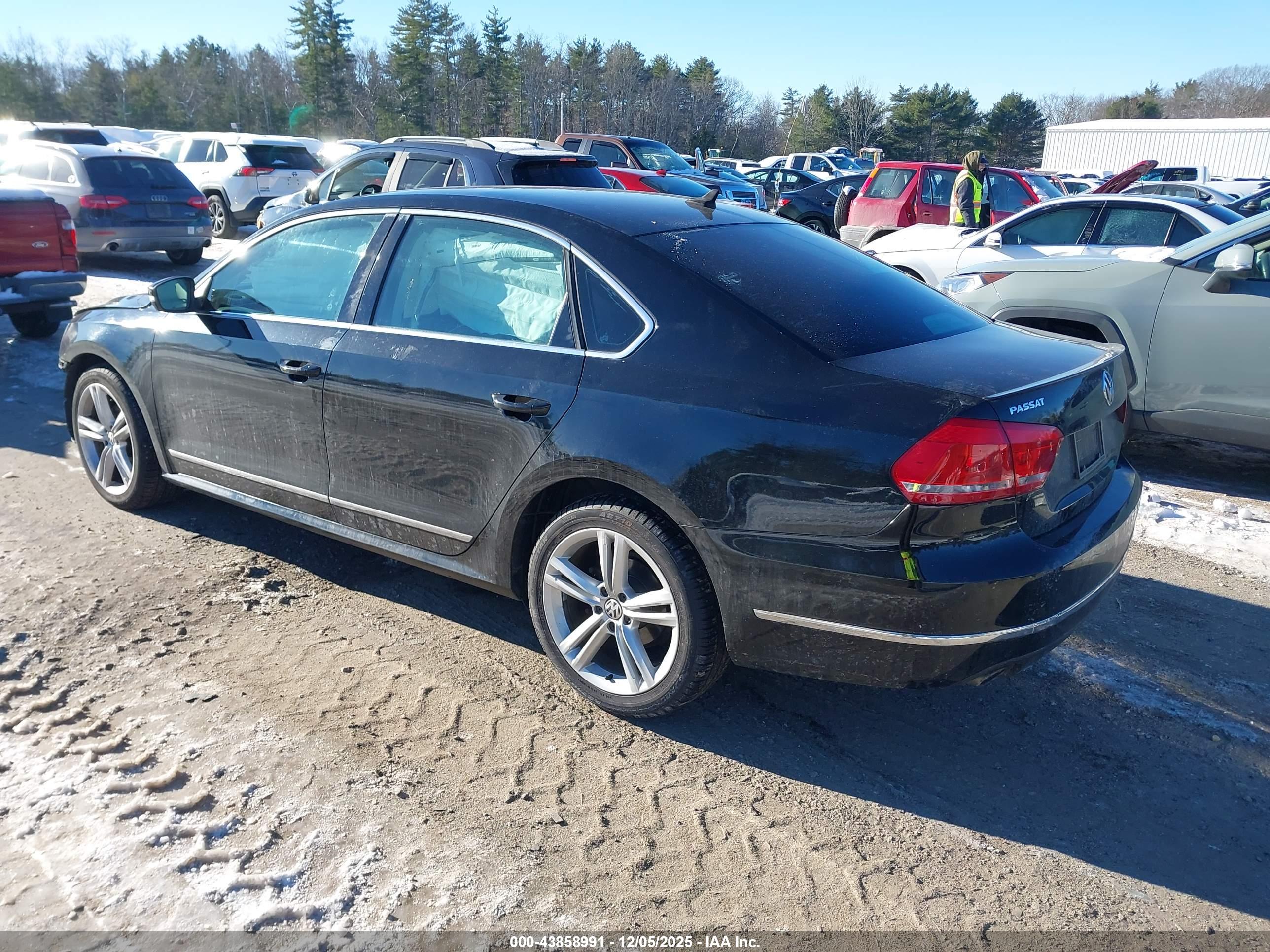 VOLKSWAGEN PASSAT image 3