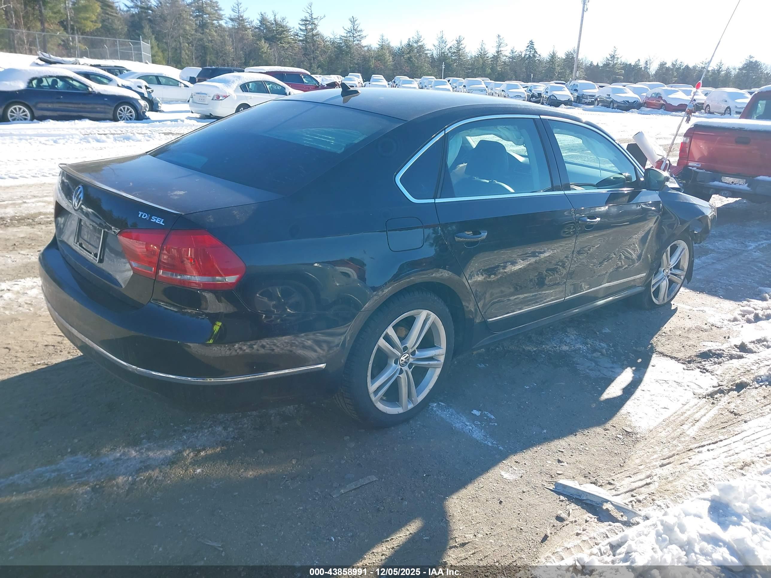 VOLKSWAGEN PASSAT image 4