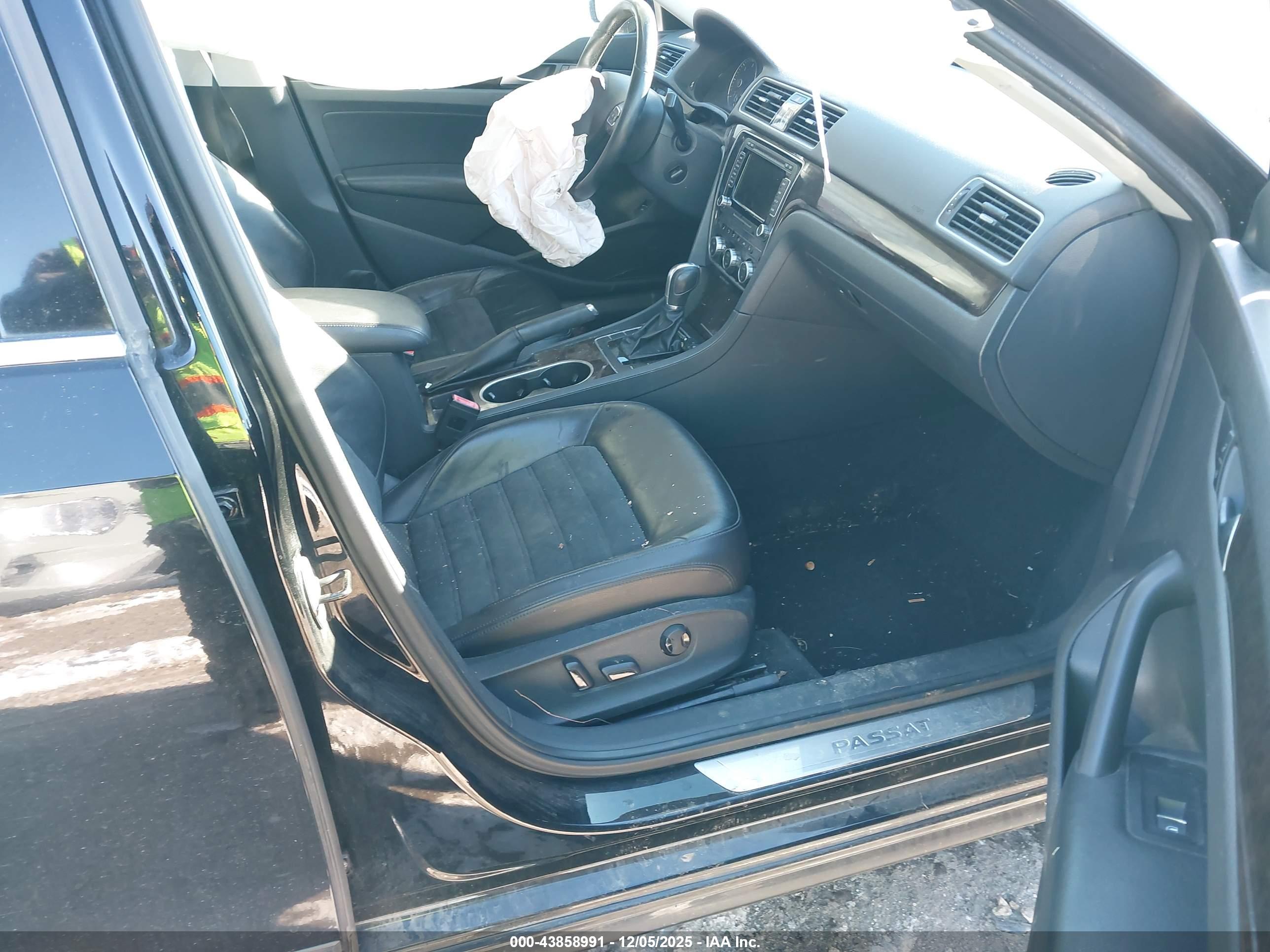VOLKSWAGEN PASSAT image 5