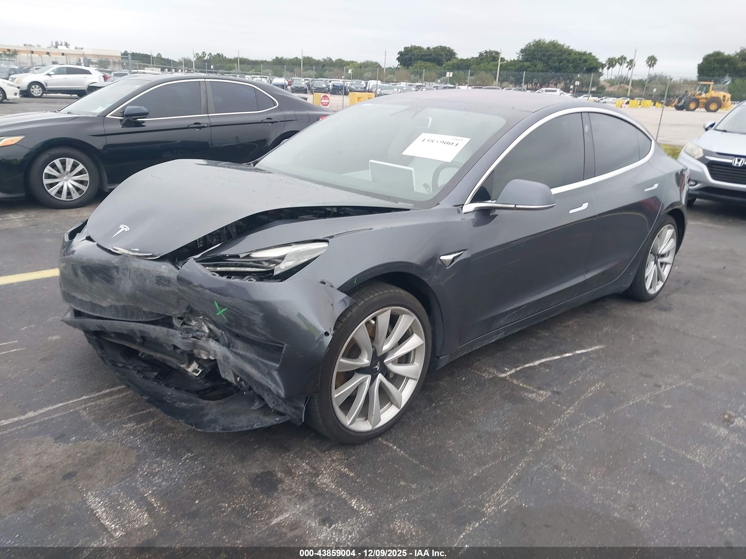 TESLA MODEL image 2