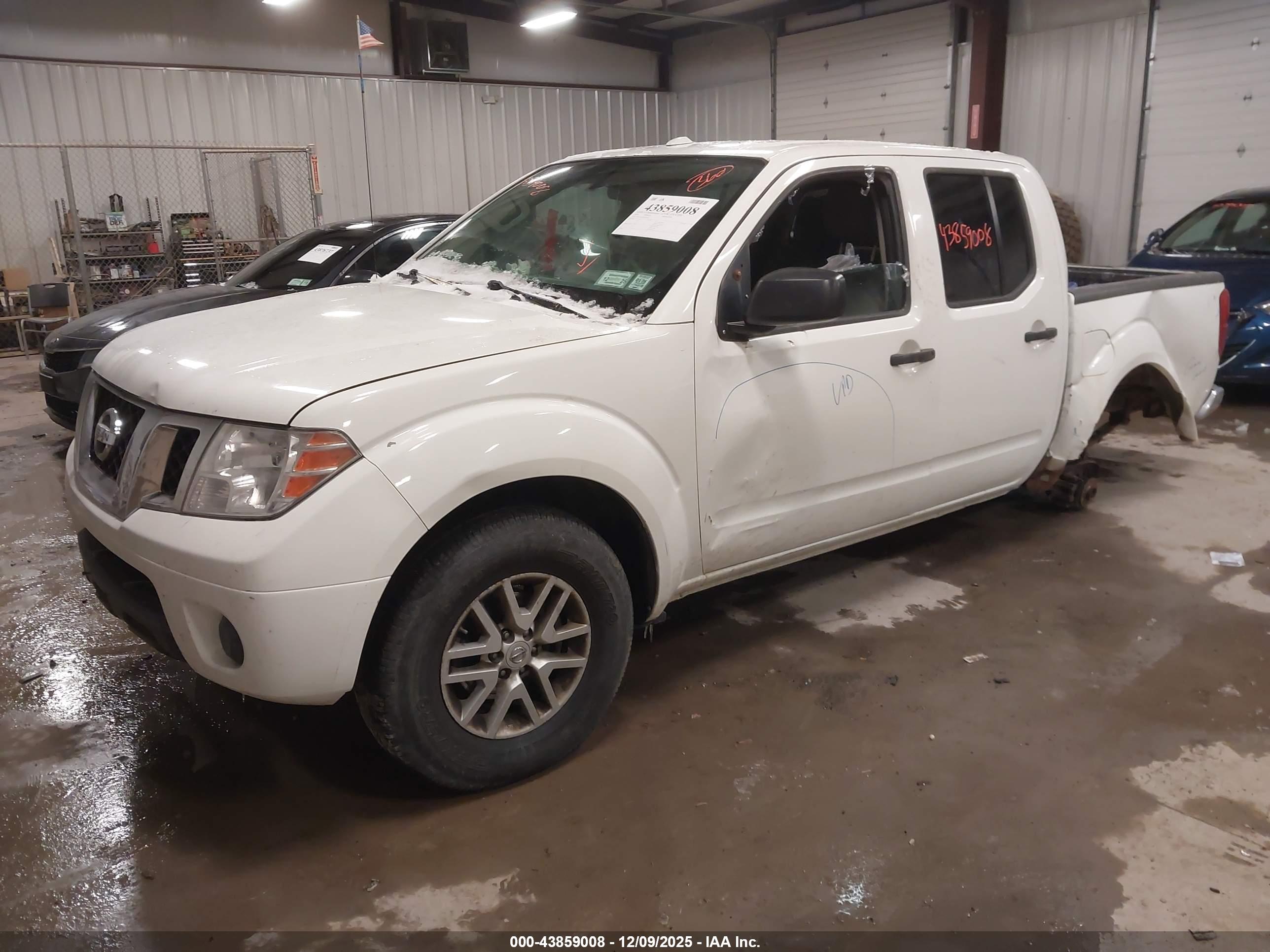 NISSAN FRONTIER image 2