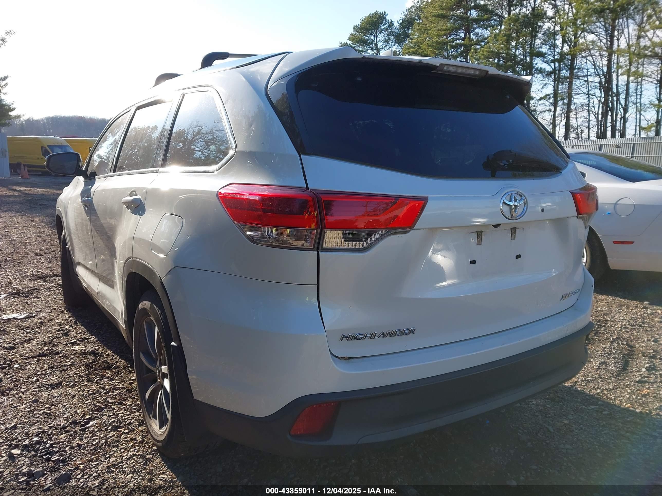 TOYOTA HIGHLANDER image 3