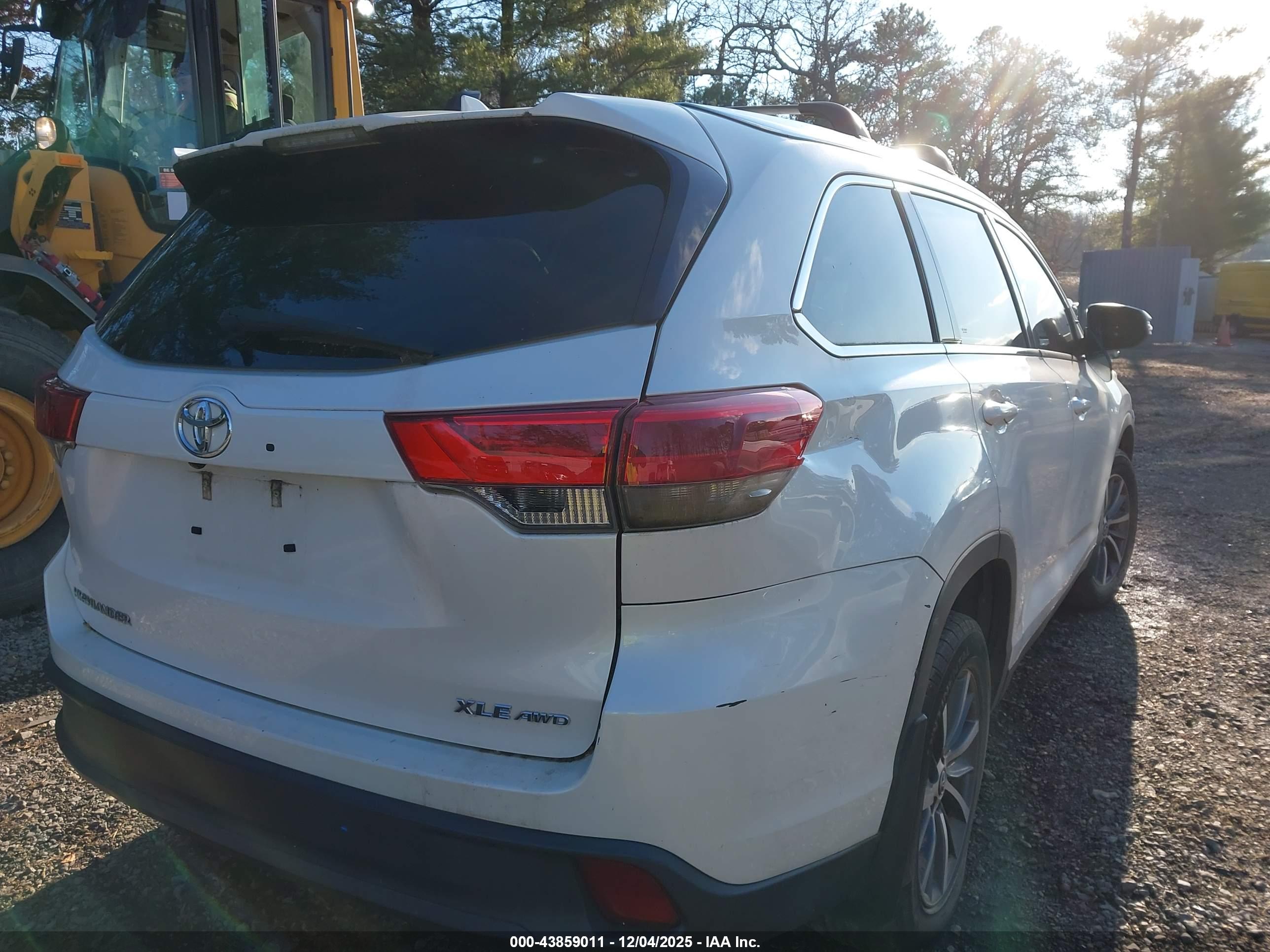 TOYOTA HIGHLANDER image 6