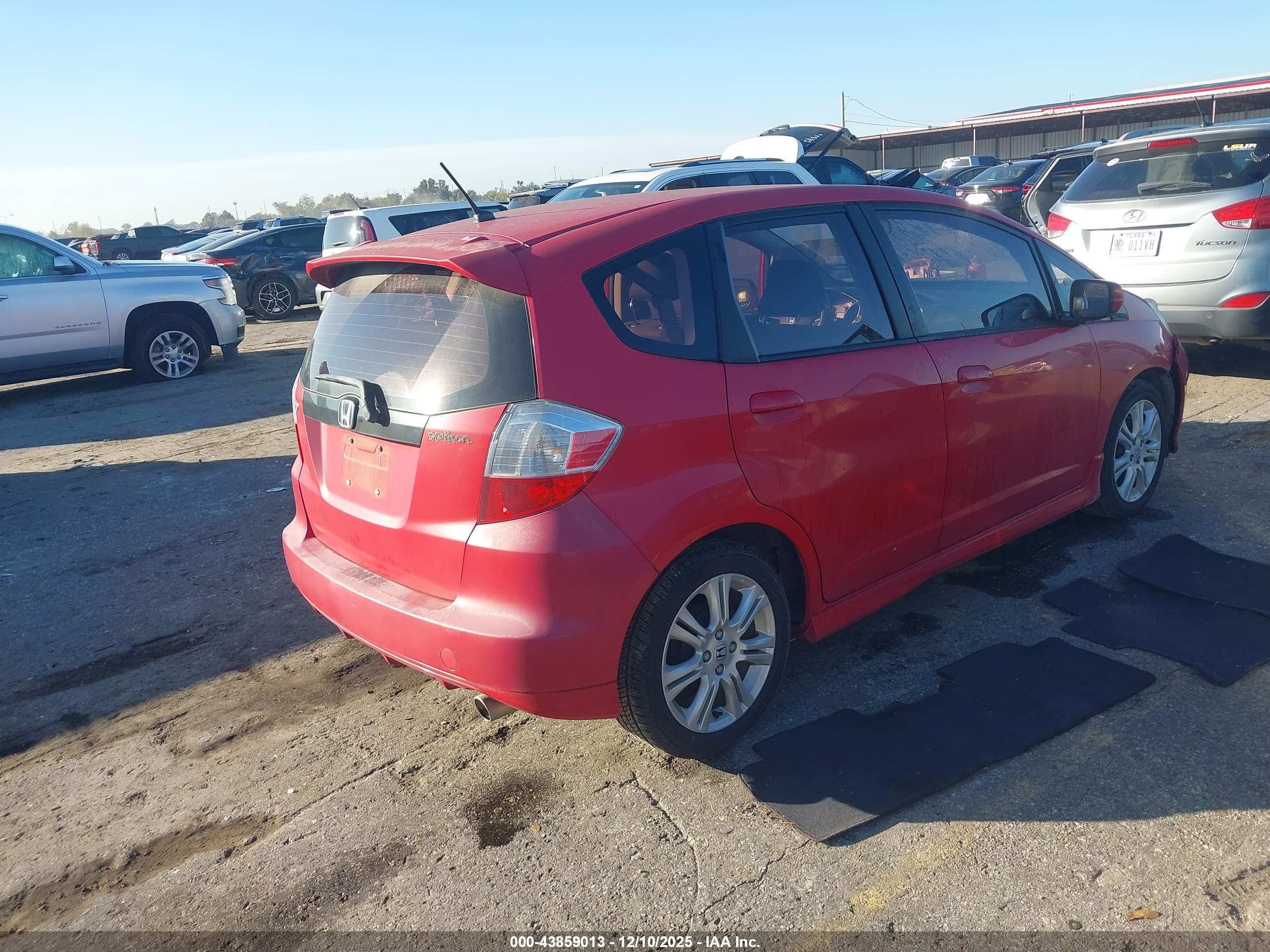 HONDA FIT image 4