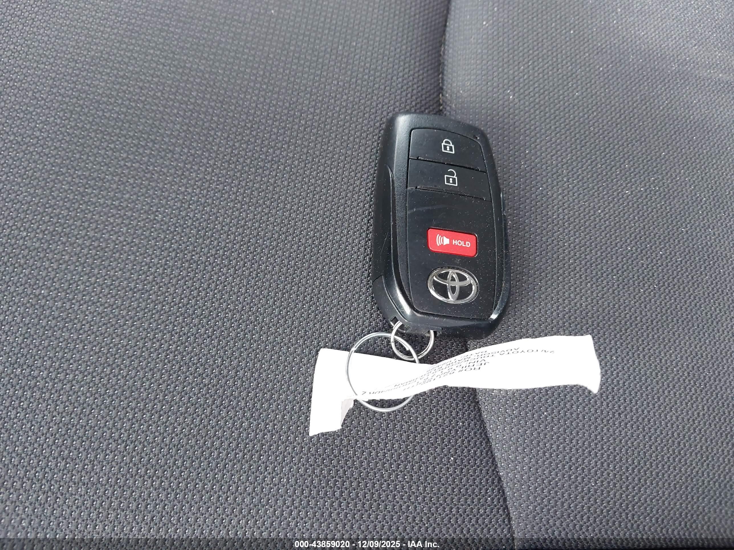 TOYOTA COROLLA image 11
