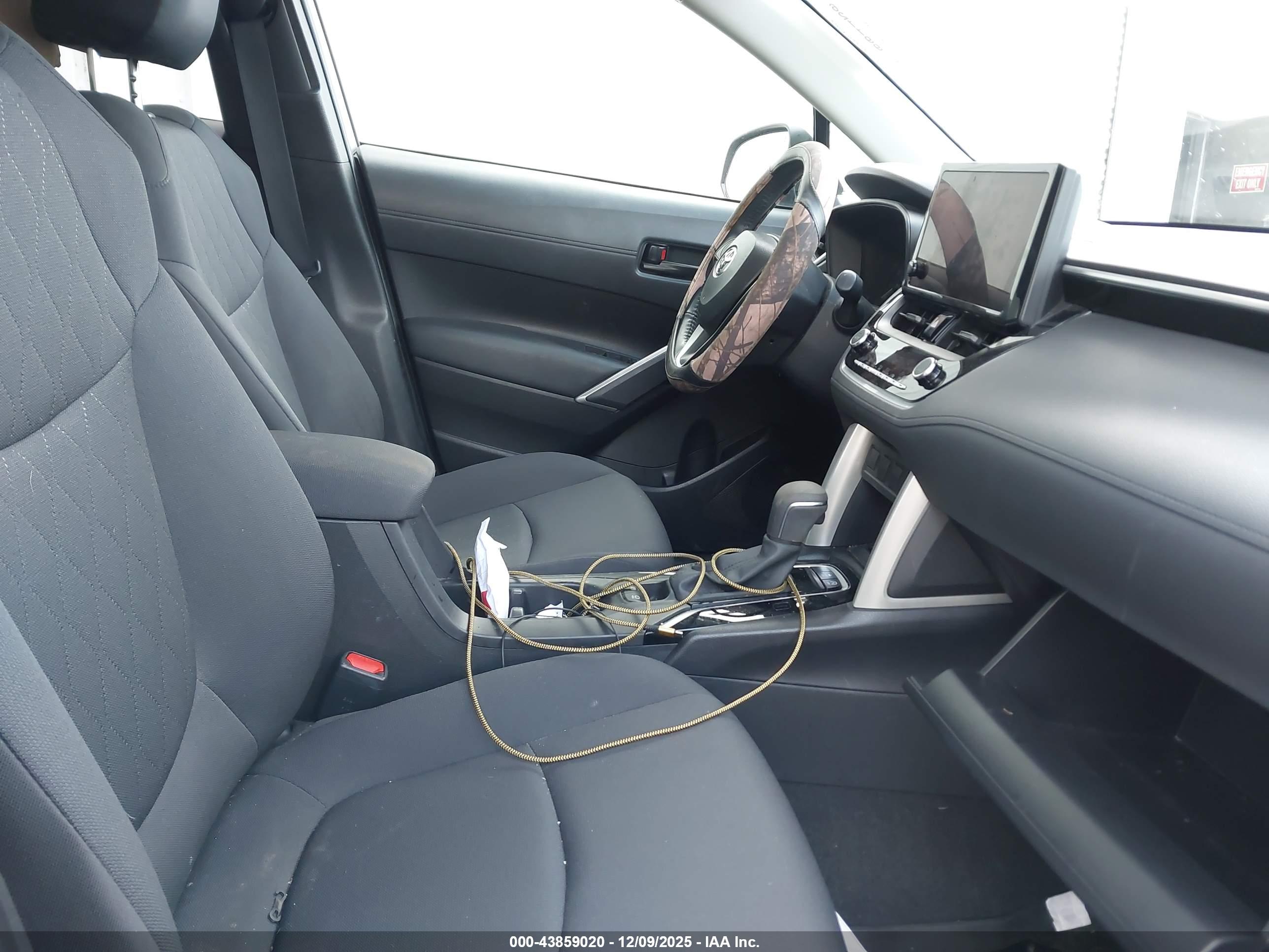 TOYOTA COROLLA image 5